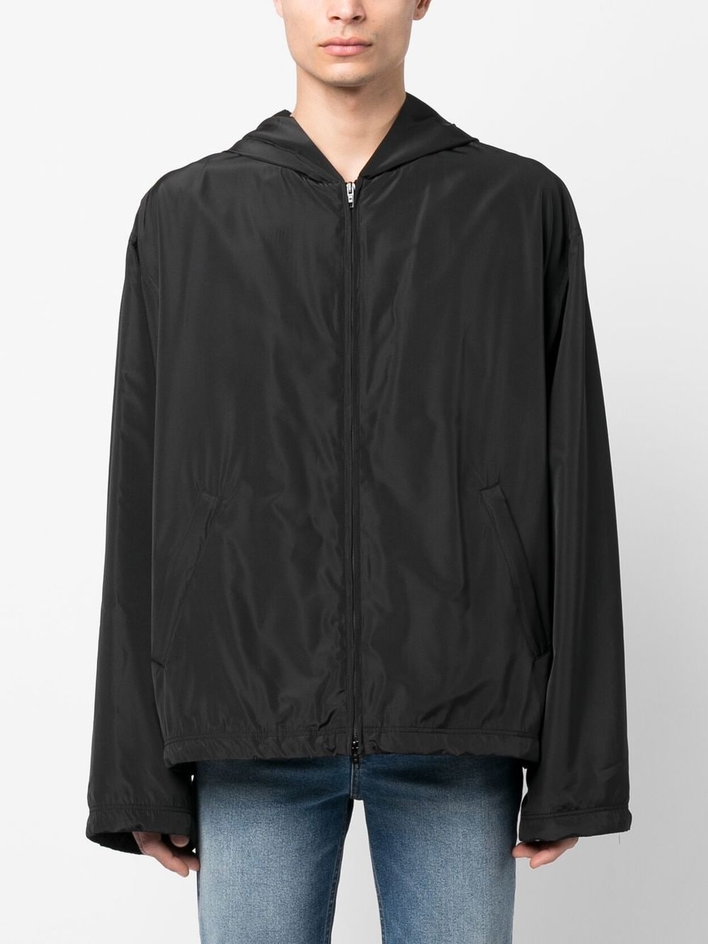 Xhaketë kundër erës me kapuç dhe printim logoje Balenciaga