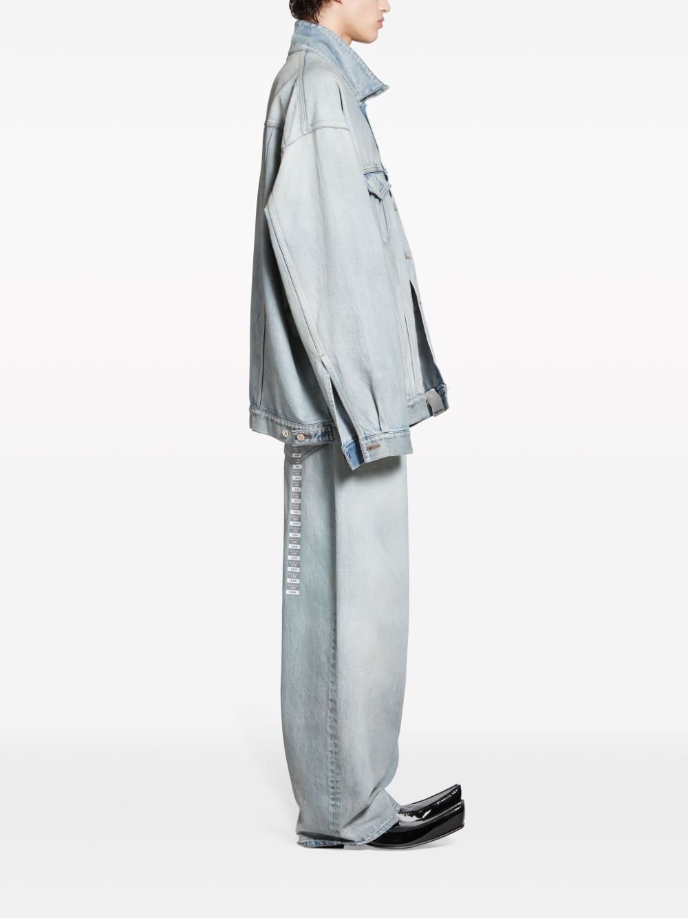 Xhaketë denim Balenciaga me xhepa me kapak dhe sup të ulur