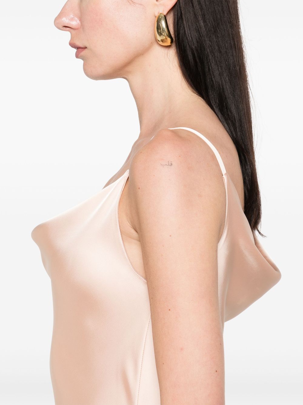 Fustan Norma Kamali në Ngjyrë Pluhur