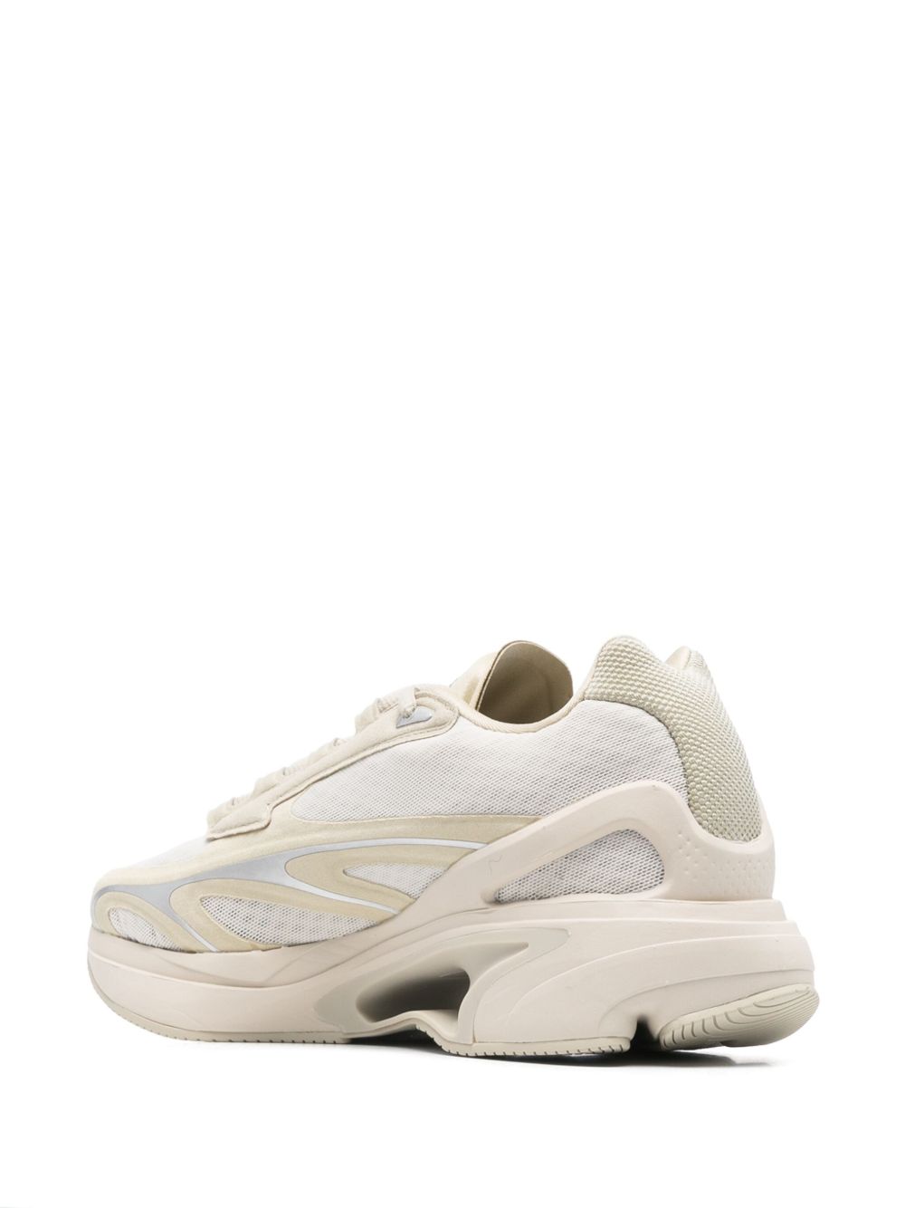 Atlete Adidas nga Stella McCartney në ngjyrë bezhë