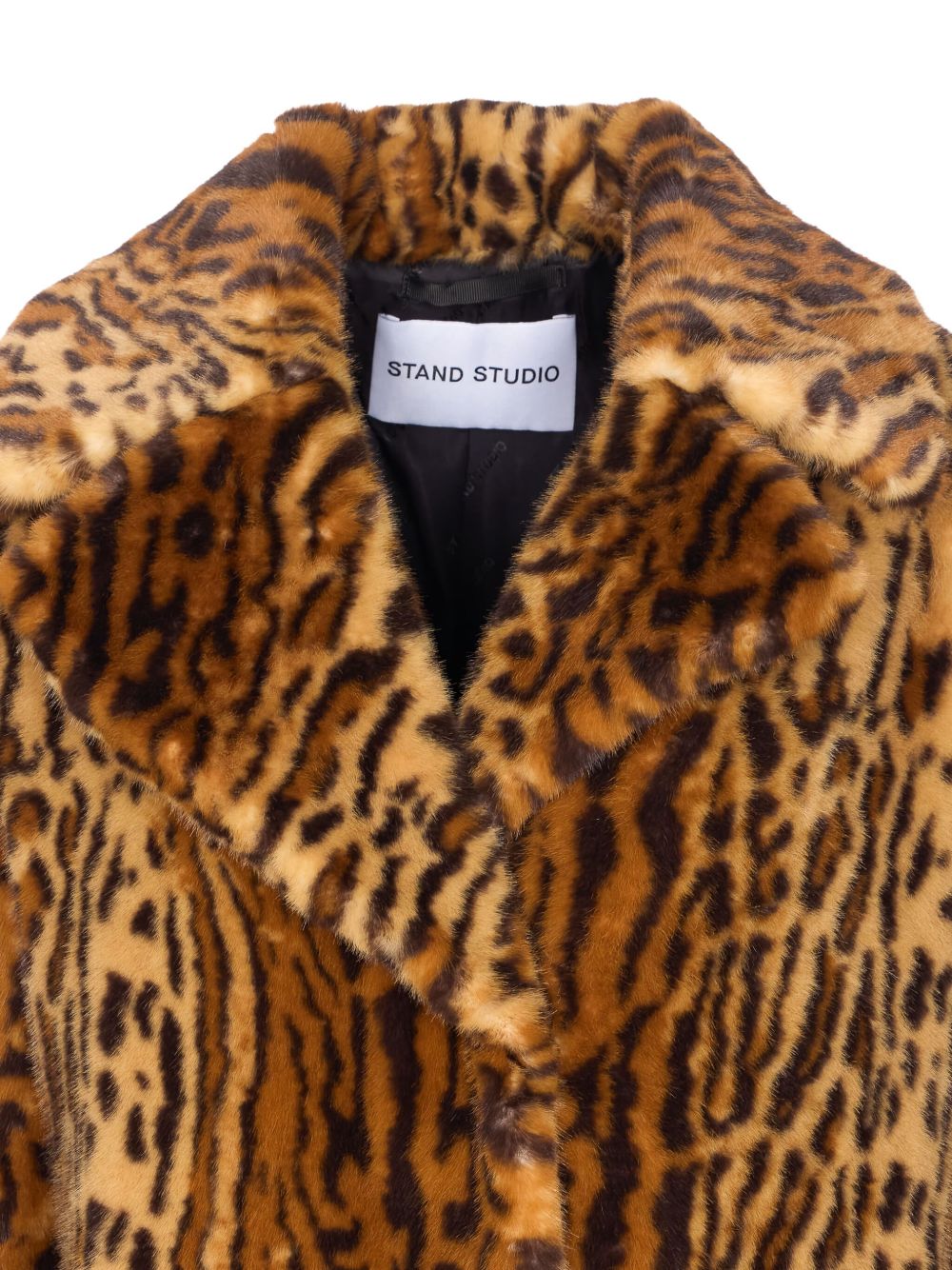 Pallto Stand Studio Kafe