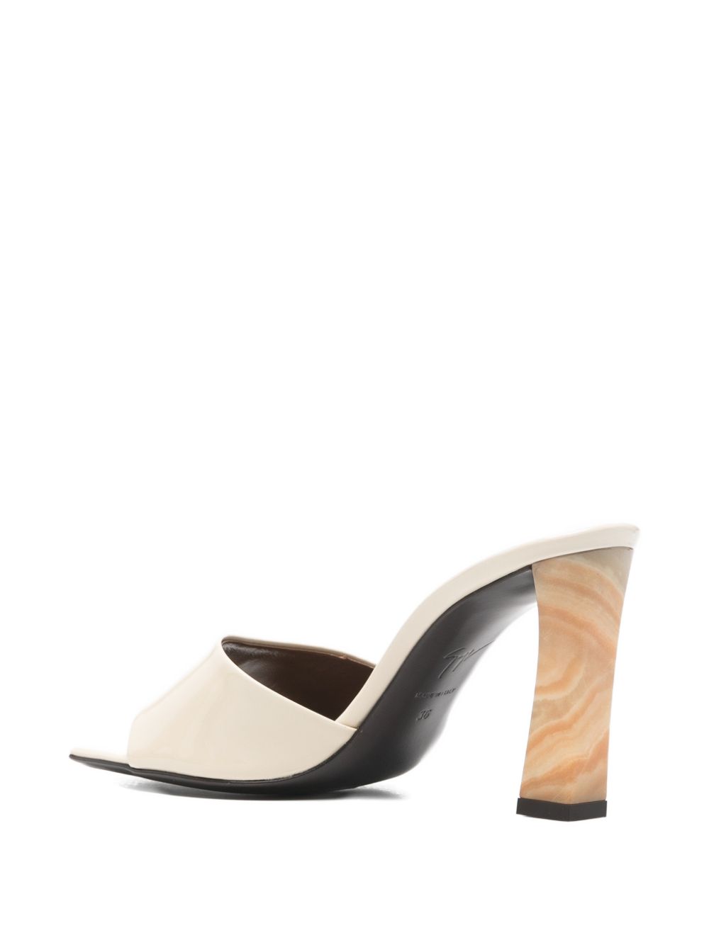 Sandale Giuseppe Zanotti në ngjyrë fildishi