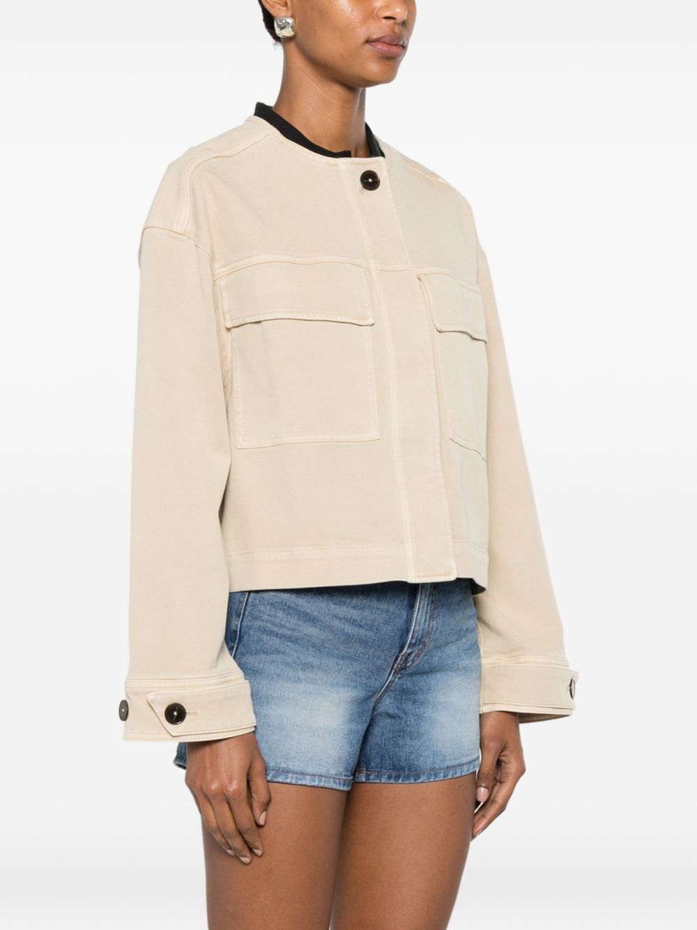 Closed Jacket