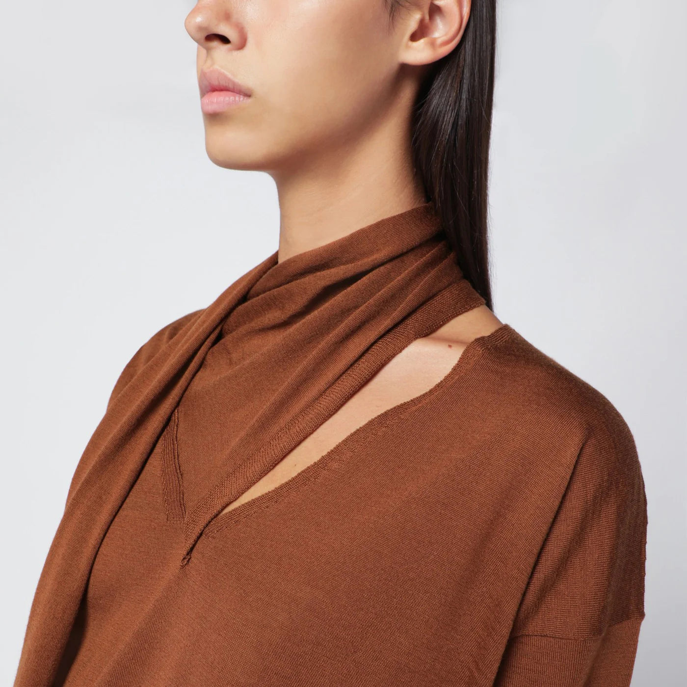 Roberto Collina Hazelnut-coloured sweater with scarf