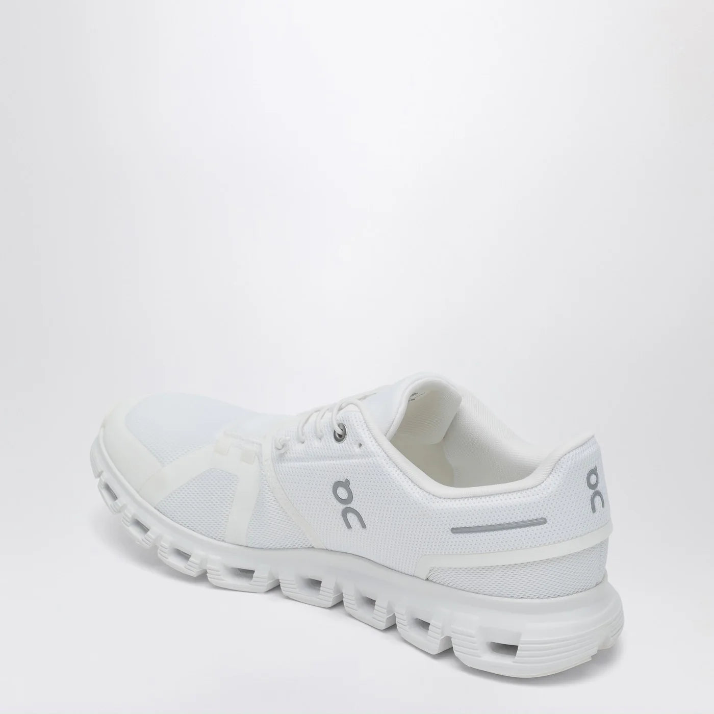 On Sneaker Cloud 6 white