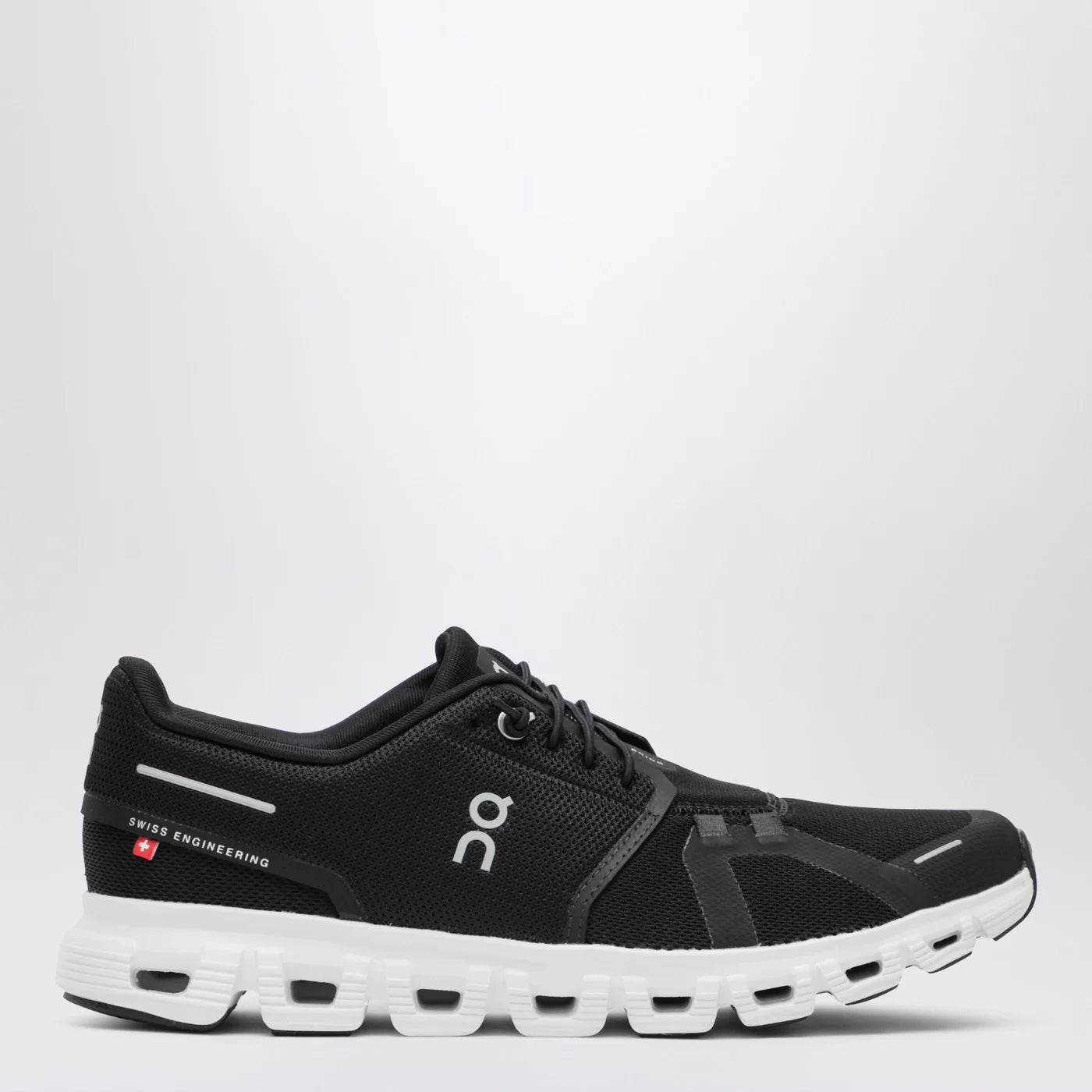 On Sneaker Cloud 6 black/white