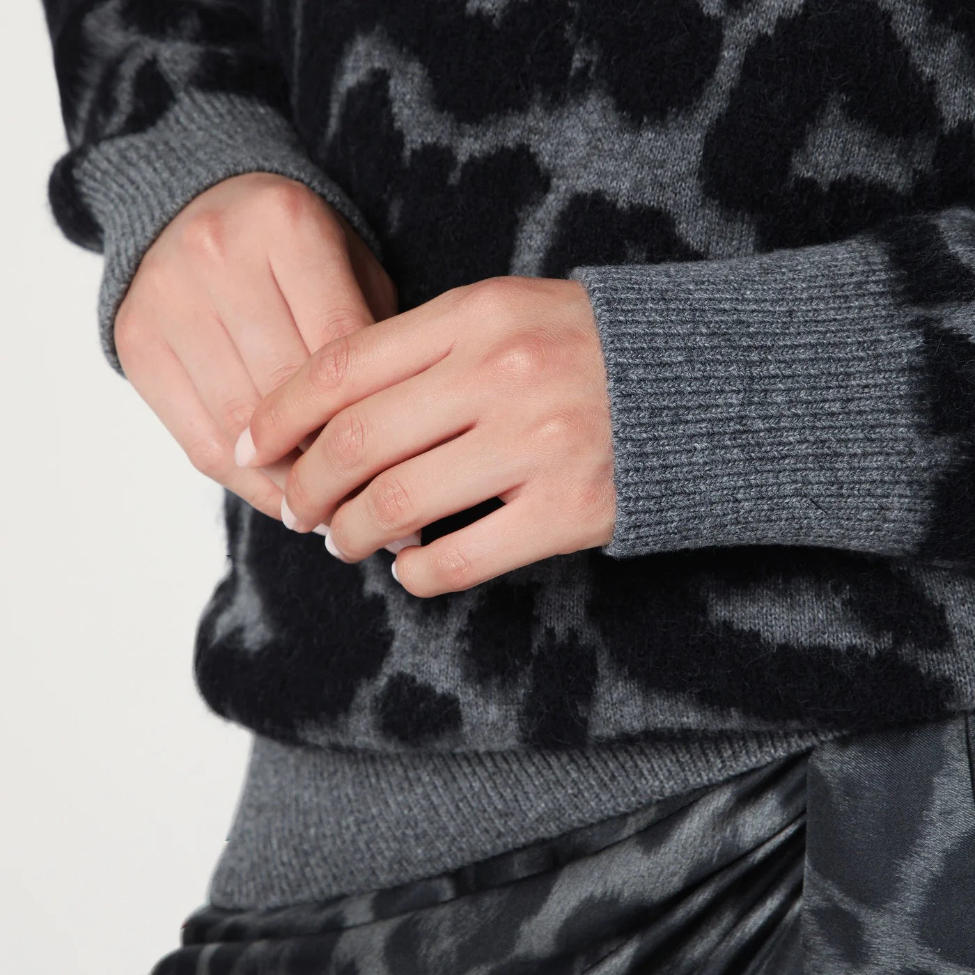 Stella McCartney Leopard print turtleneck sweater in wool