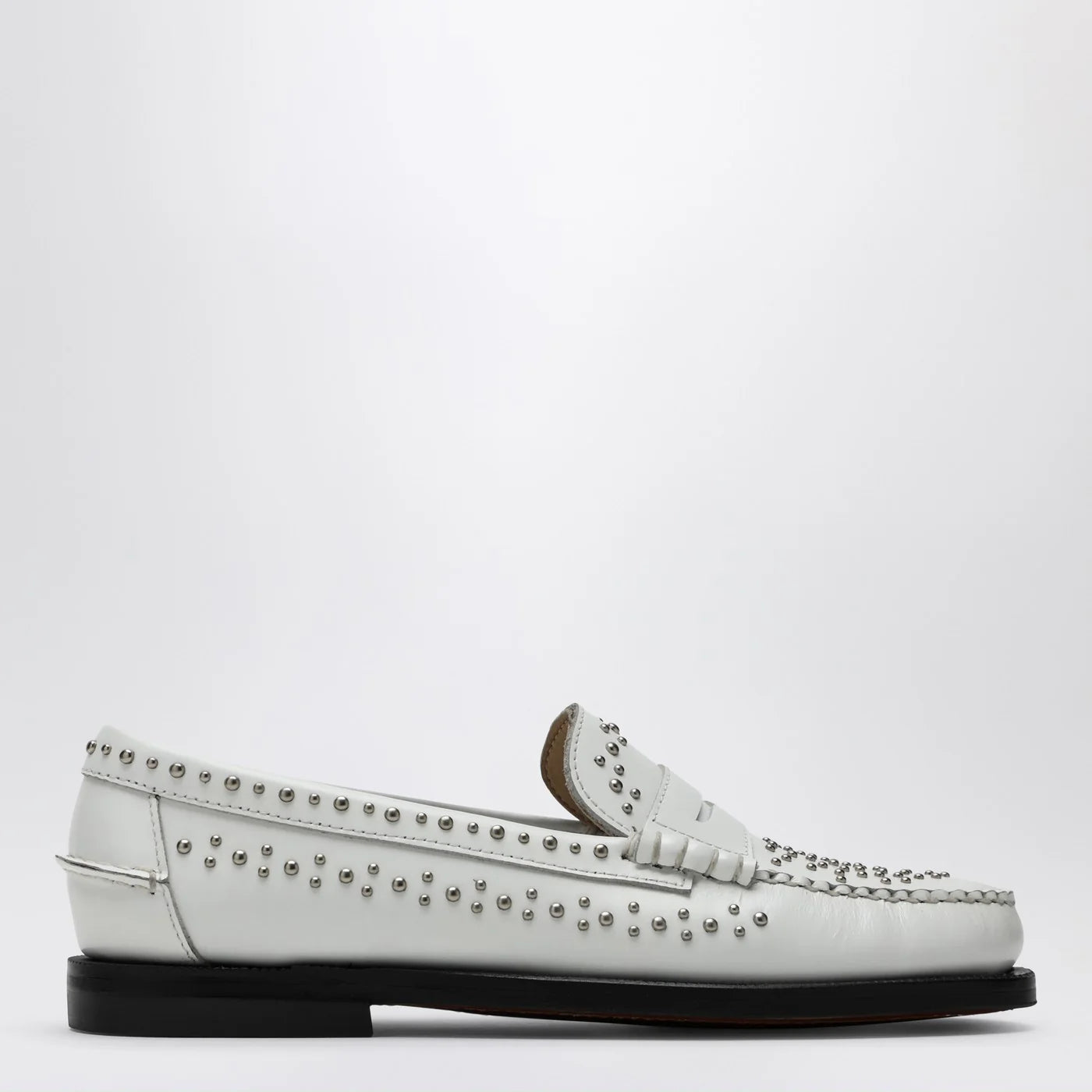 Sebago Classic Dan loafer white with studs