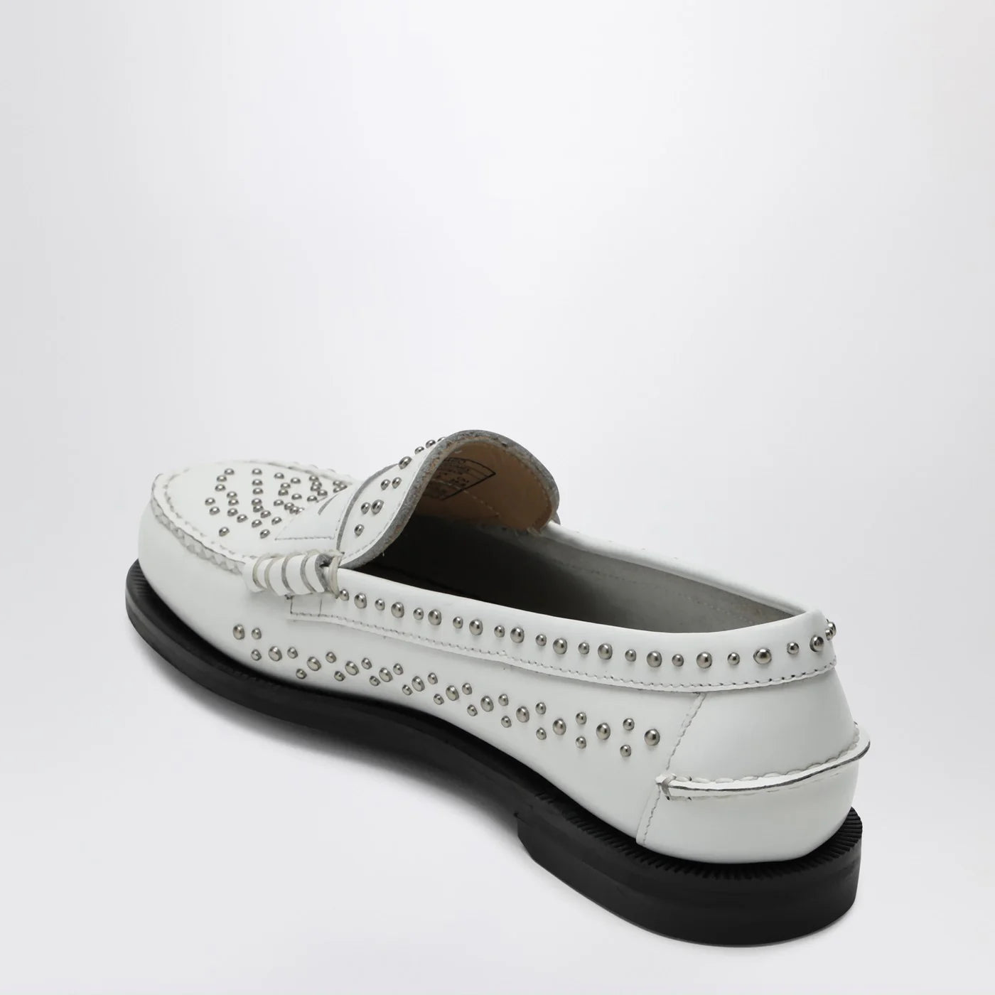 Sebago Classic Dan loafer white with studs