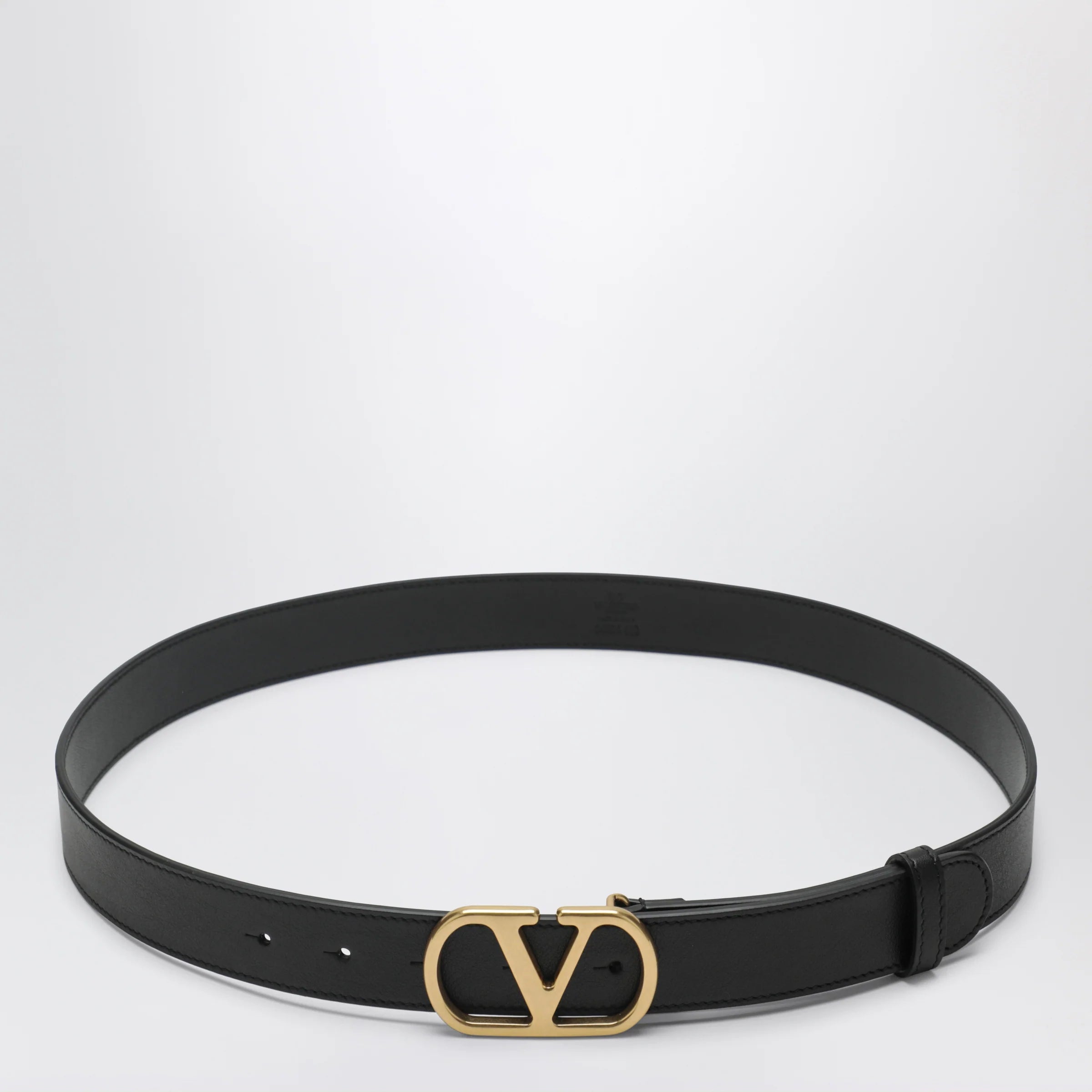 Valentino Garavani VLogo Signature belt in calfskin leather, black