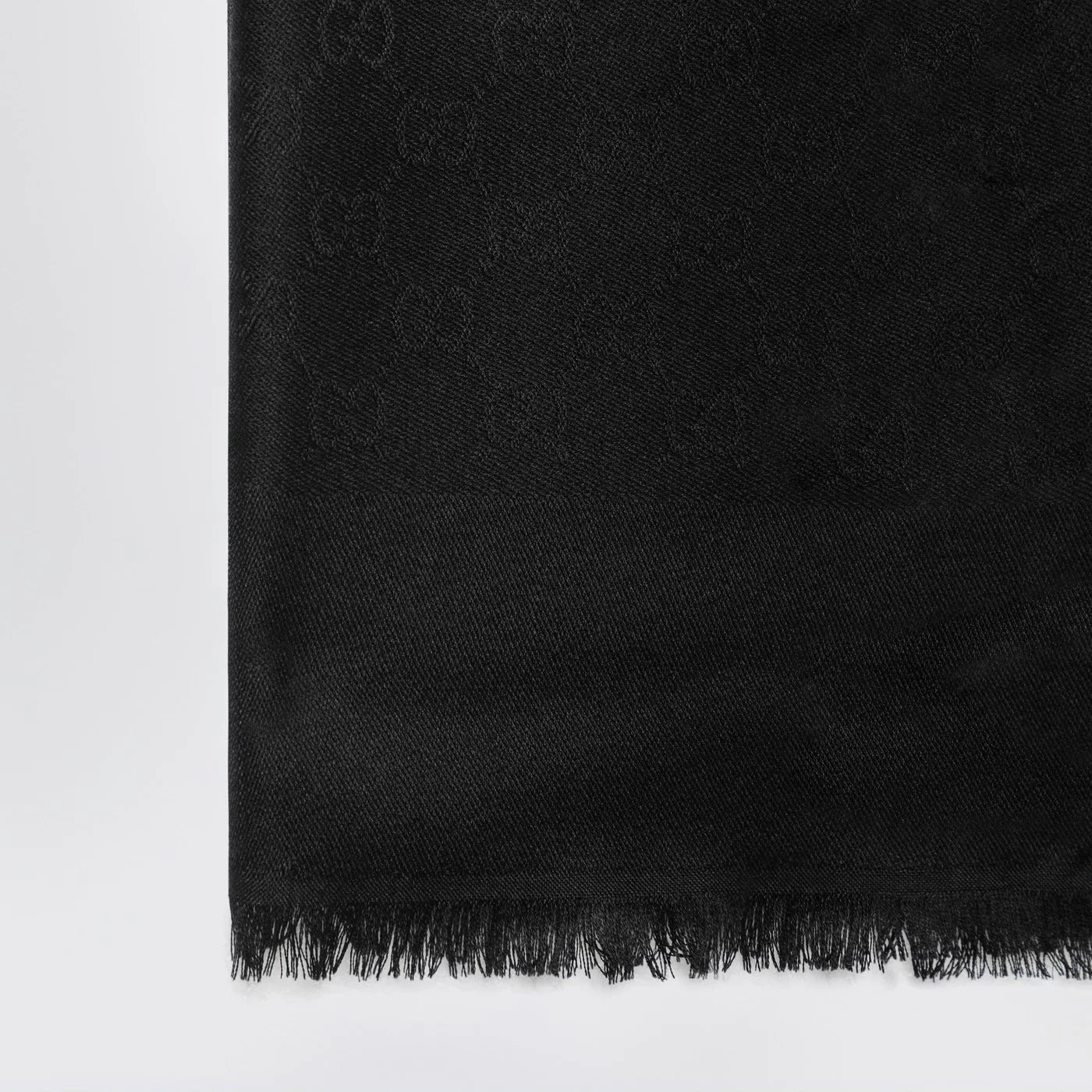 GUCCI Black wool and silk GG jacquard shawl