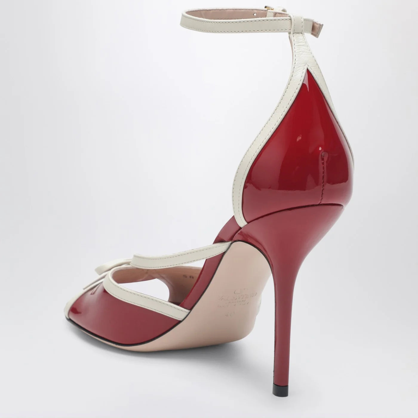 Valentino Garavani Bepointy sandal red/ivory in patent leather and kidskin