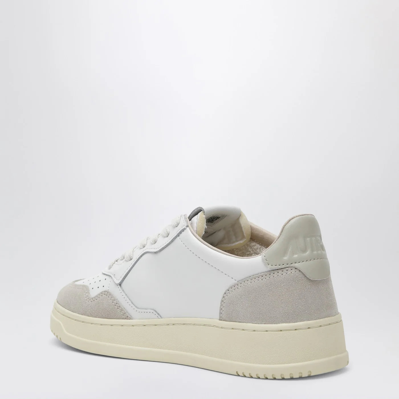 AUTRY Medalist Low sneakers in white/beige leather and suede