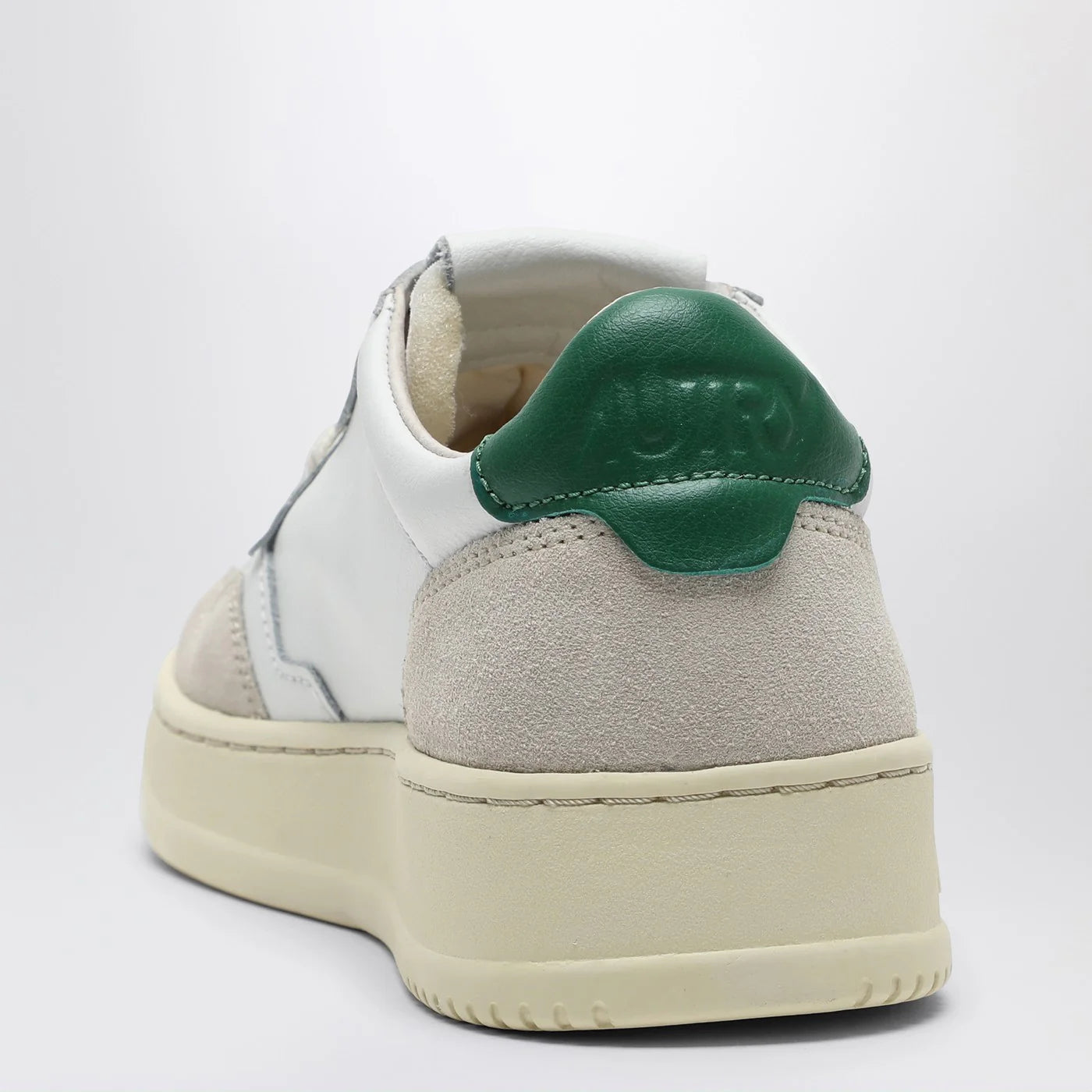 AUTRY Medalist Sneakers in white/green leather and suede