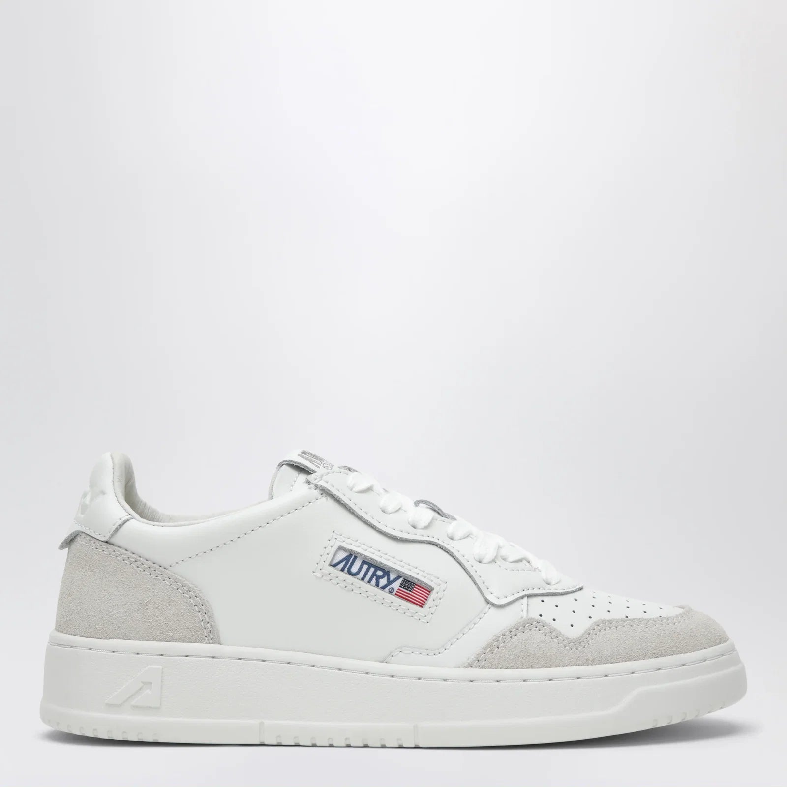 AUTRY Medalist Low sneakers in white leather and suede