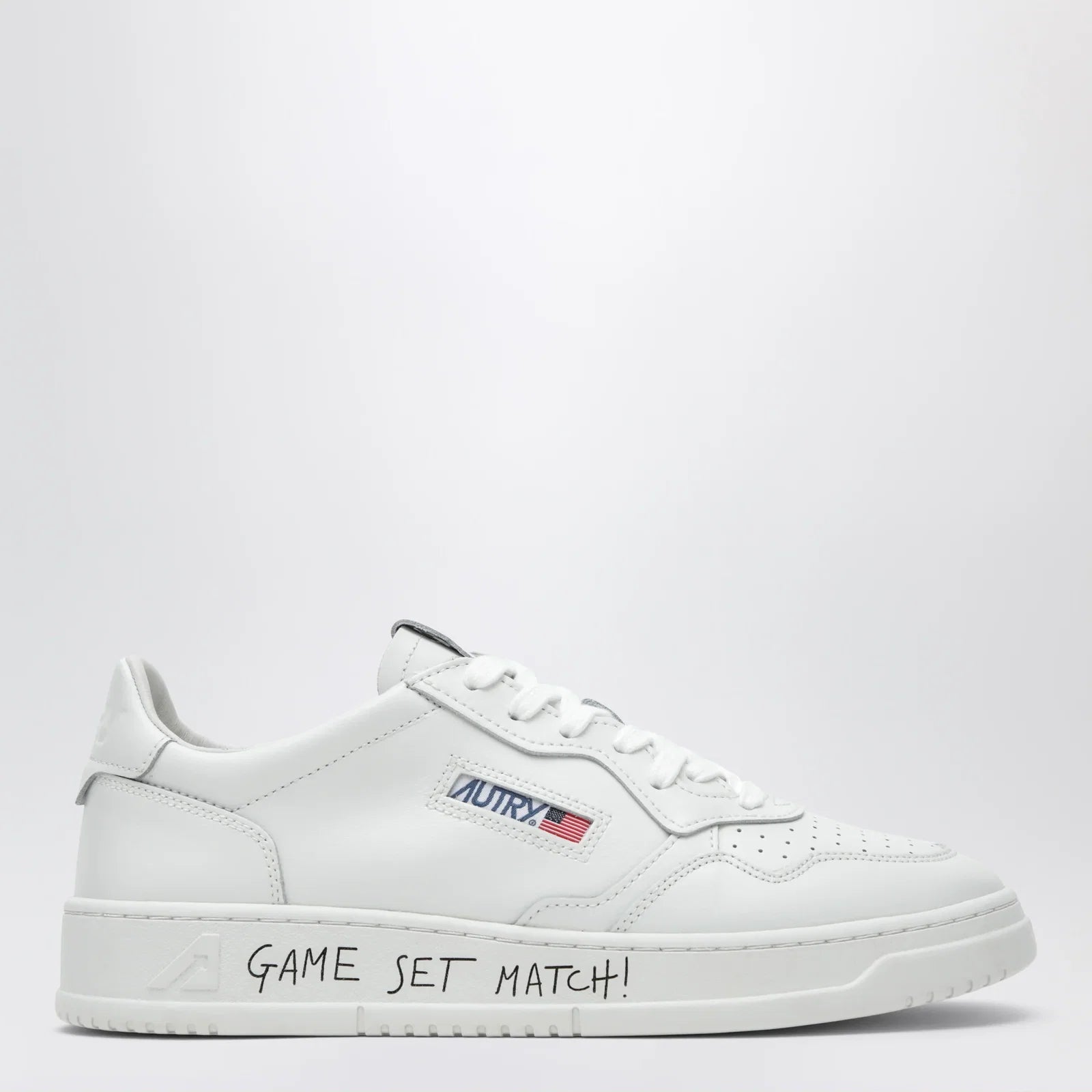 AUTRY Medalist Low sneakers in white leather Game Set Match!