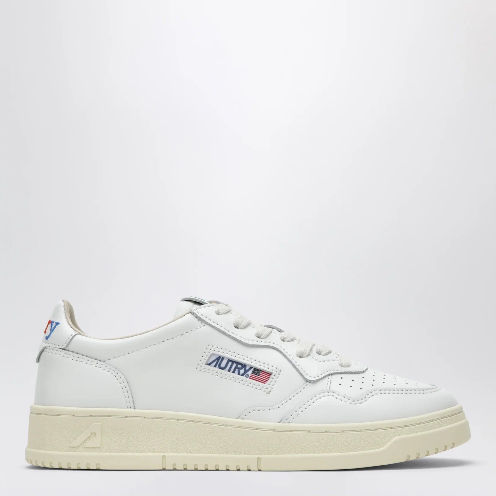 AUTRY Medalist Low sneakers in white leather