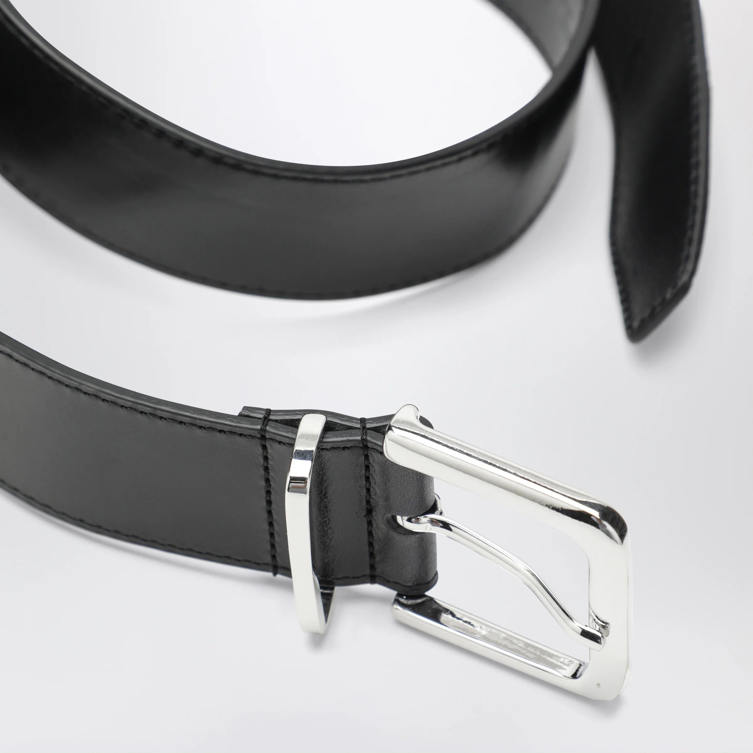 The Frankie Shop Sarno belt in smooth black leather with silver buckle