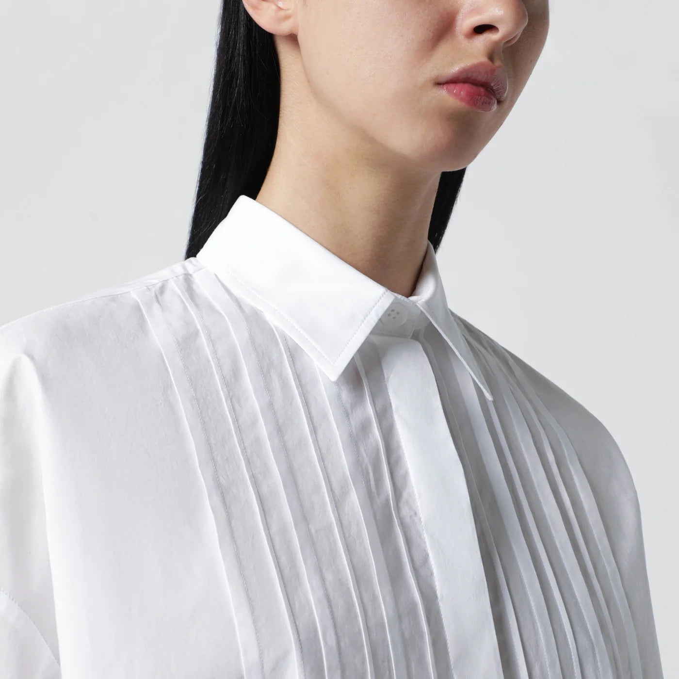 P.A.R.O.S.H. White cotton shirt with pleated detail