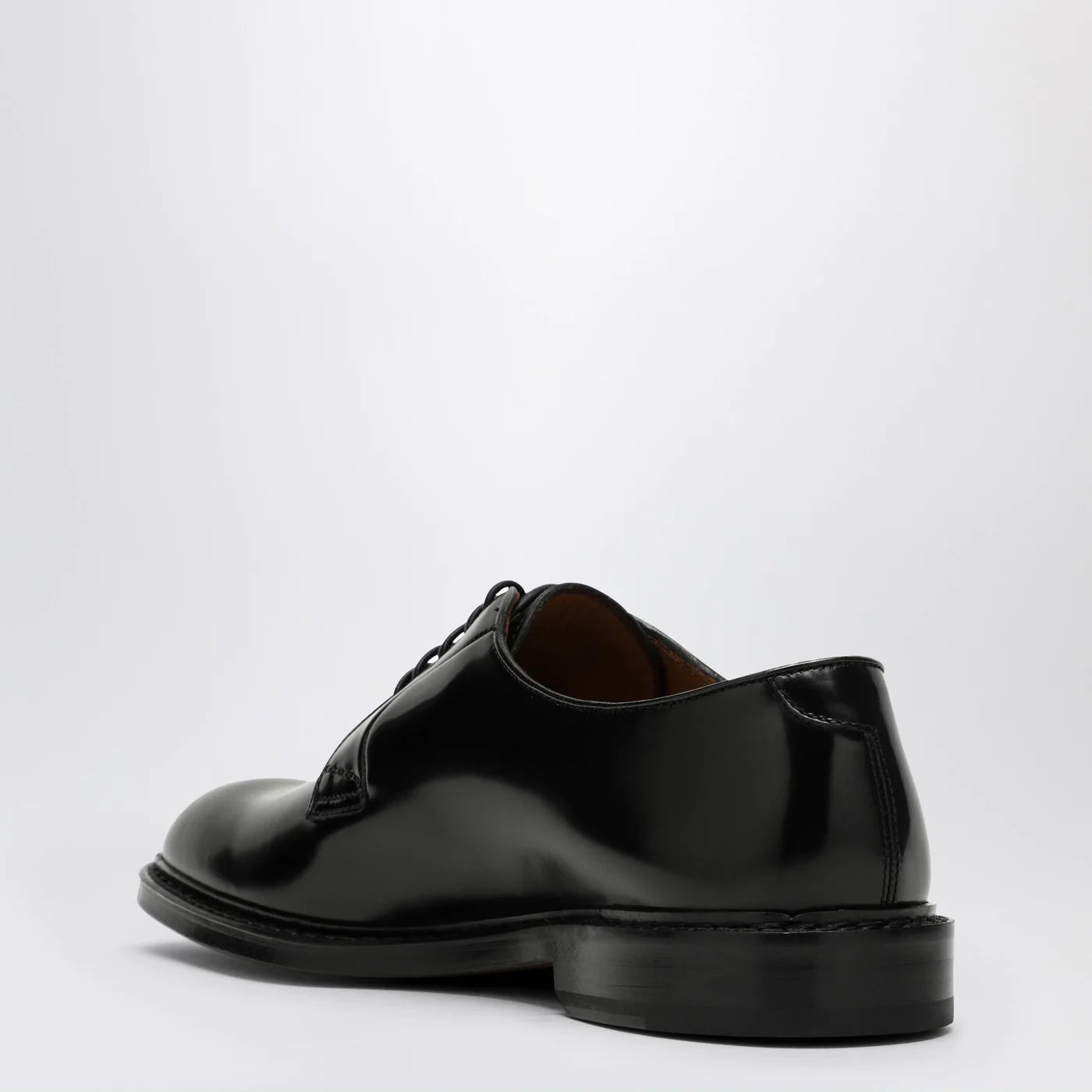 Doucal's Low black leather lace-up