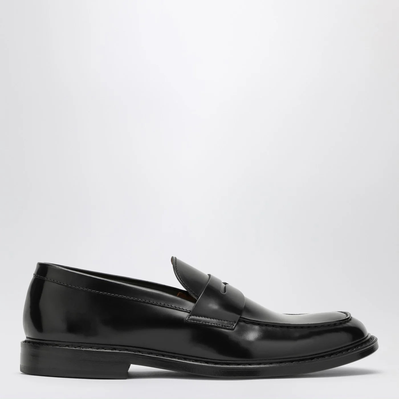 Doucal's Black leather classic loafer