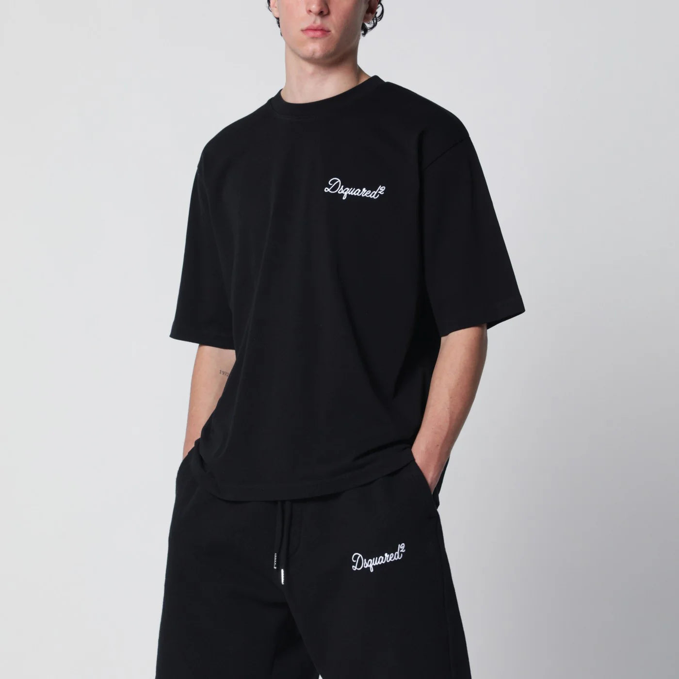 Dsquared2 Black loose-fit T-shirt with logo