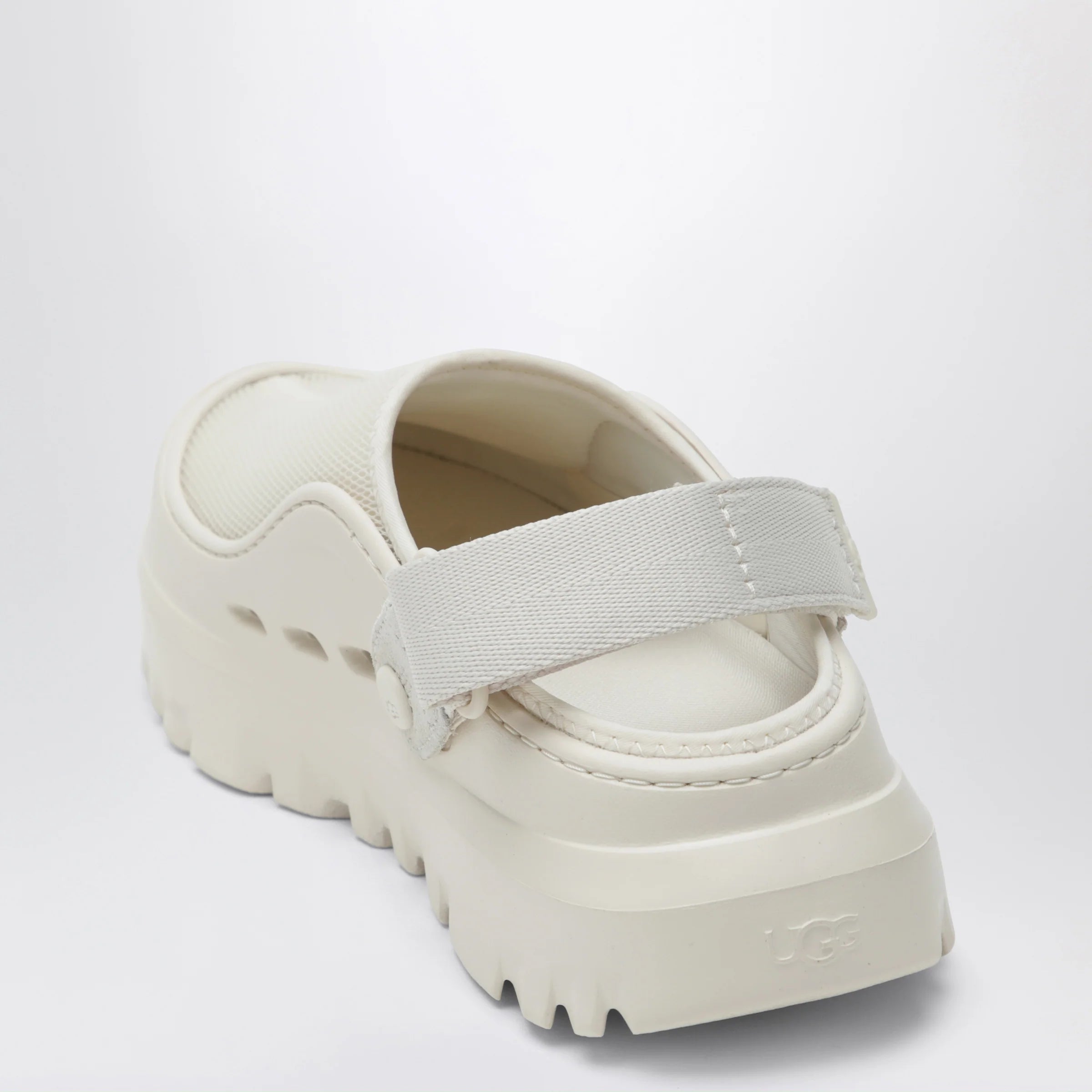 UGG Men's PeakMod mesh clogs in white