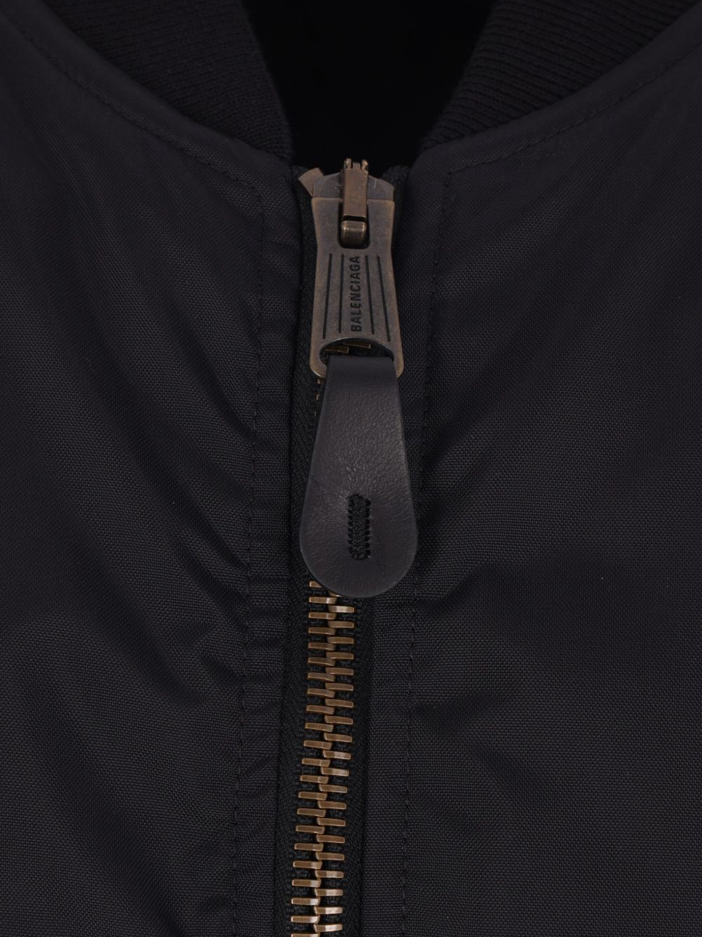 Xhaketë me zinxhir Balenciaga