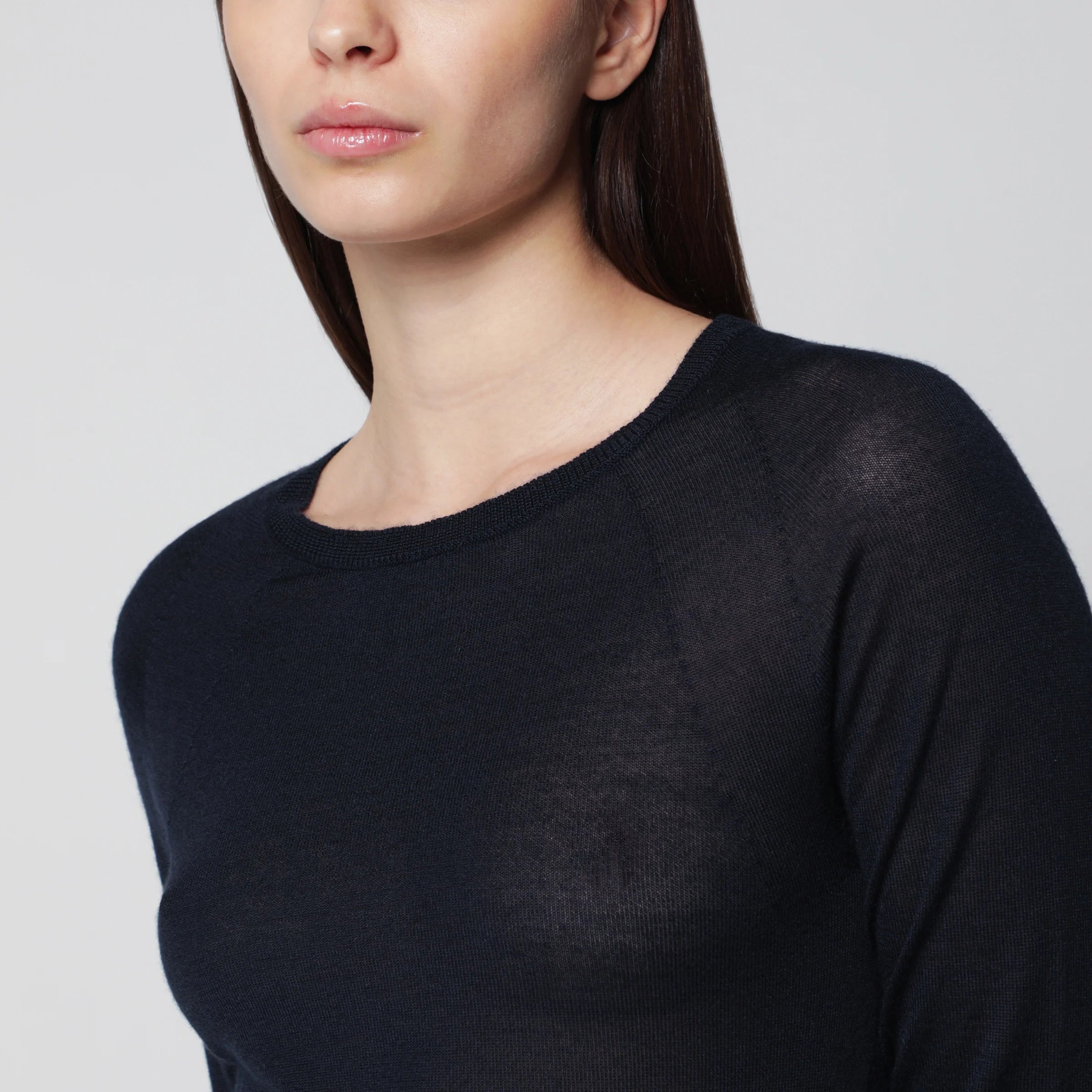 Roberto Collina Navy blue crewneck sweater in cashmere and silk
