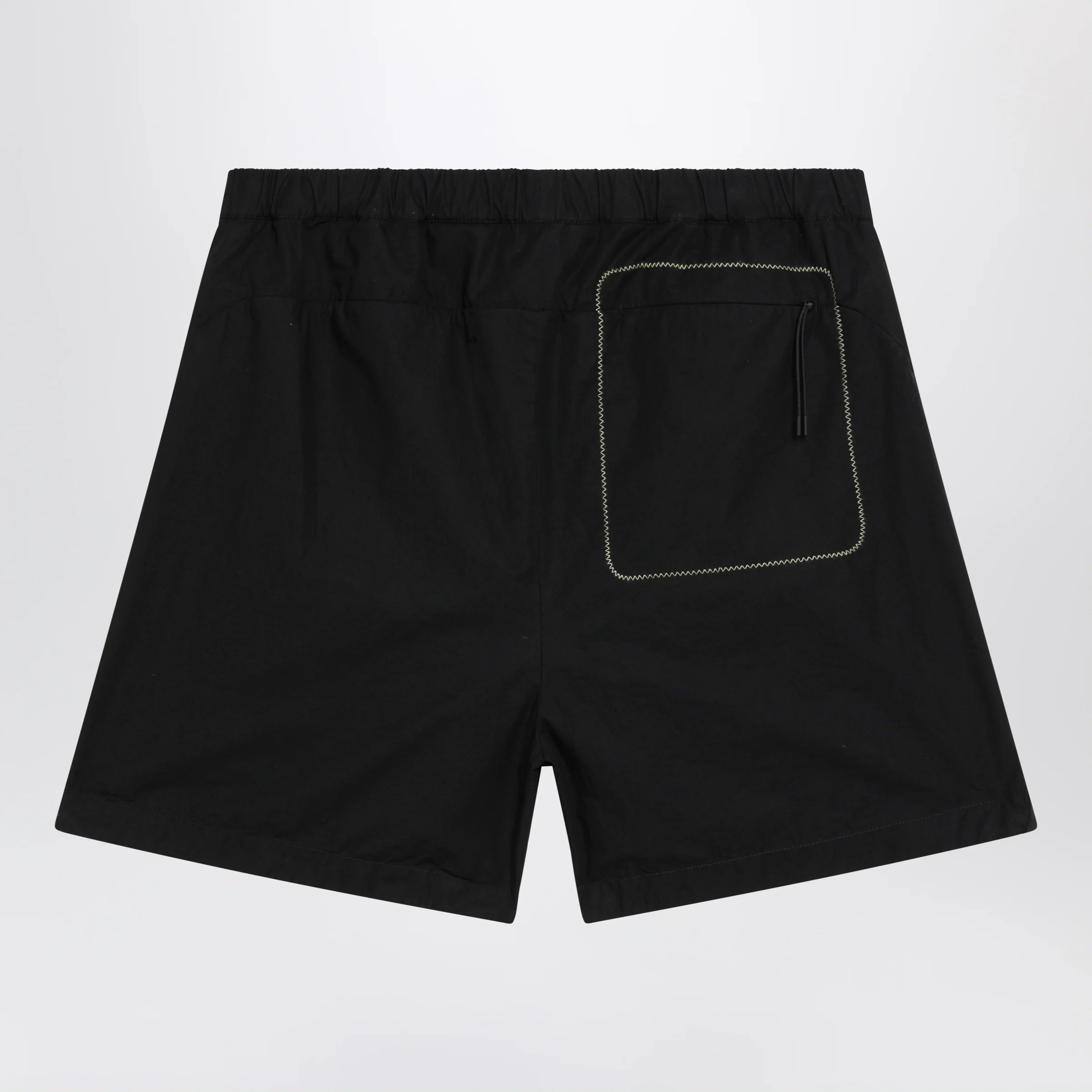 Moncler Black cargo shorts in cotton gabardine
