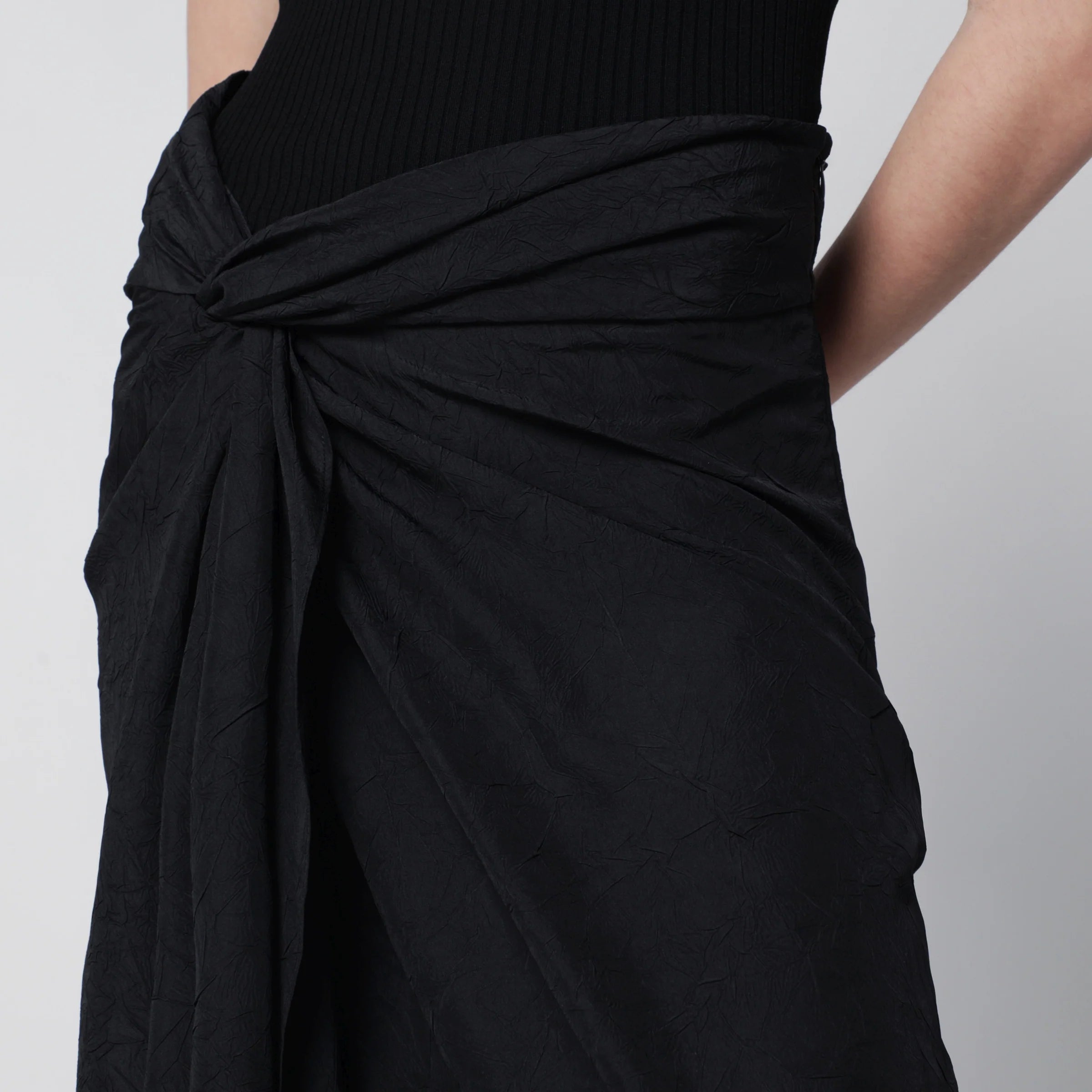 Róhe Black sarong-effect skirt