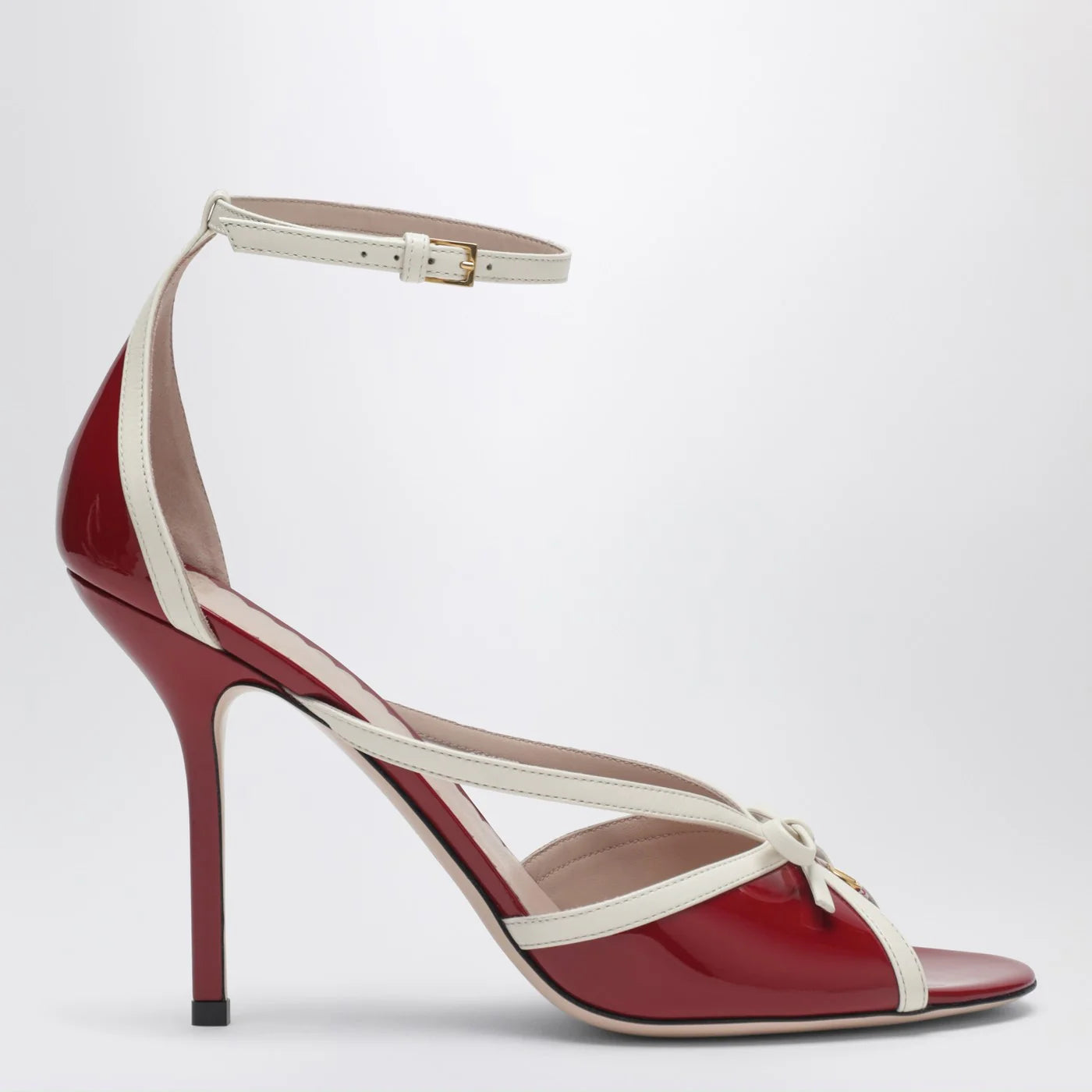 Valentino Garavani Bepointy sandal red/ivory in patent leather and kidskin