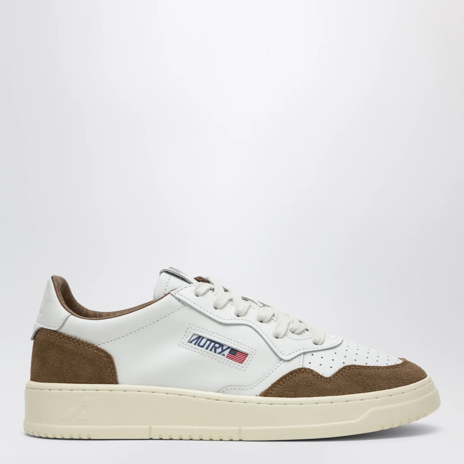AUTRY Medalist Low sneakers in white leather and suede