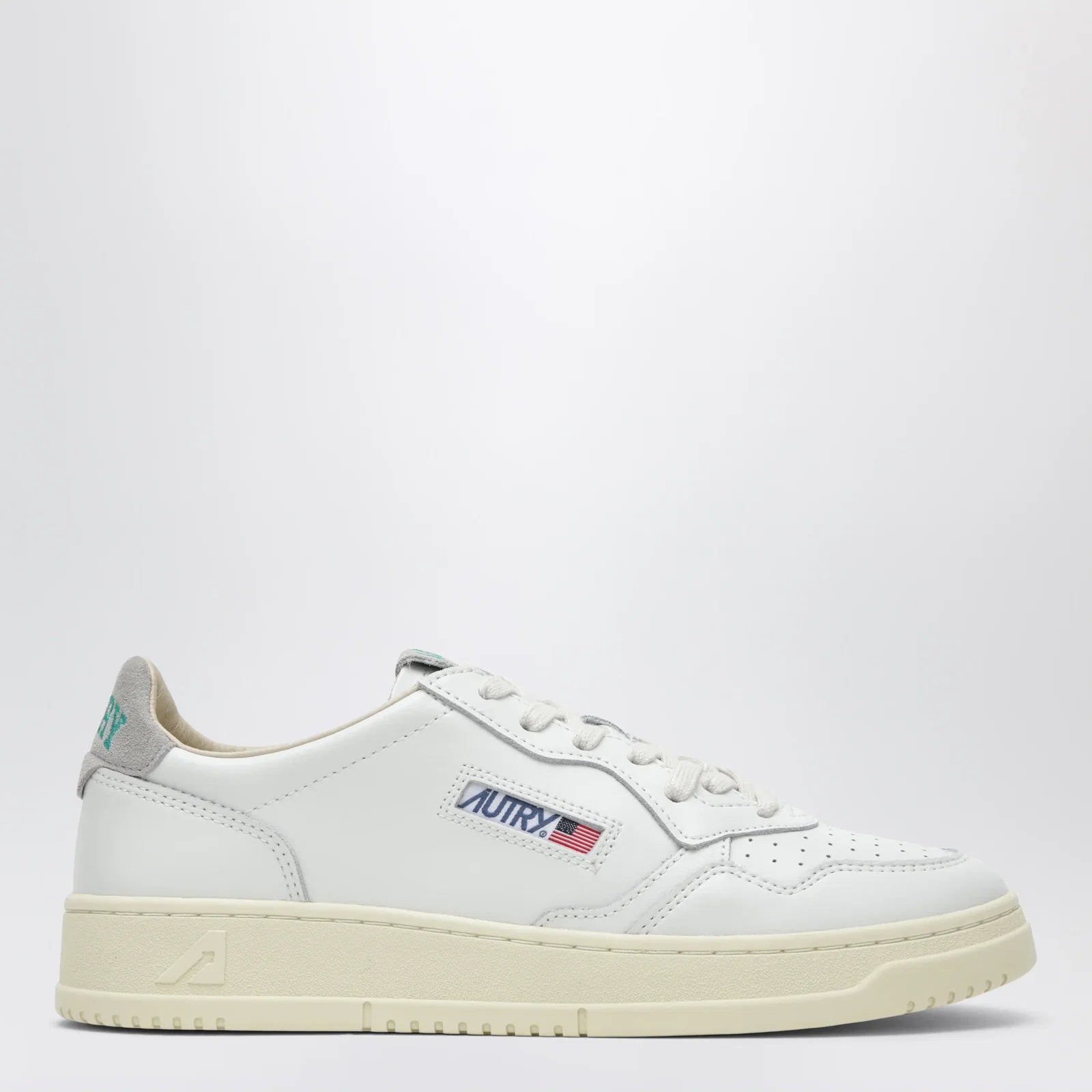 AUTRY Medalist Low sneakers in white/cloud grey leather and suede