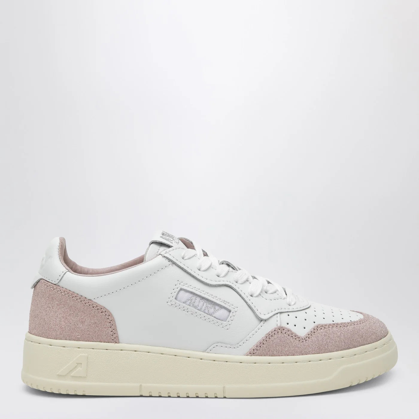 AUTRY Medalist Low Sneakers in white leather and pink suede
