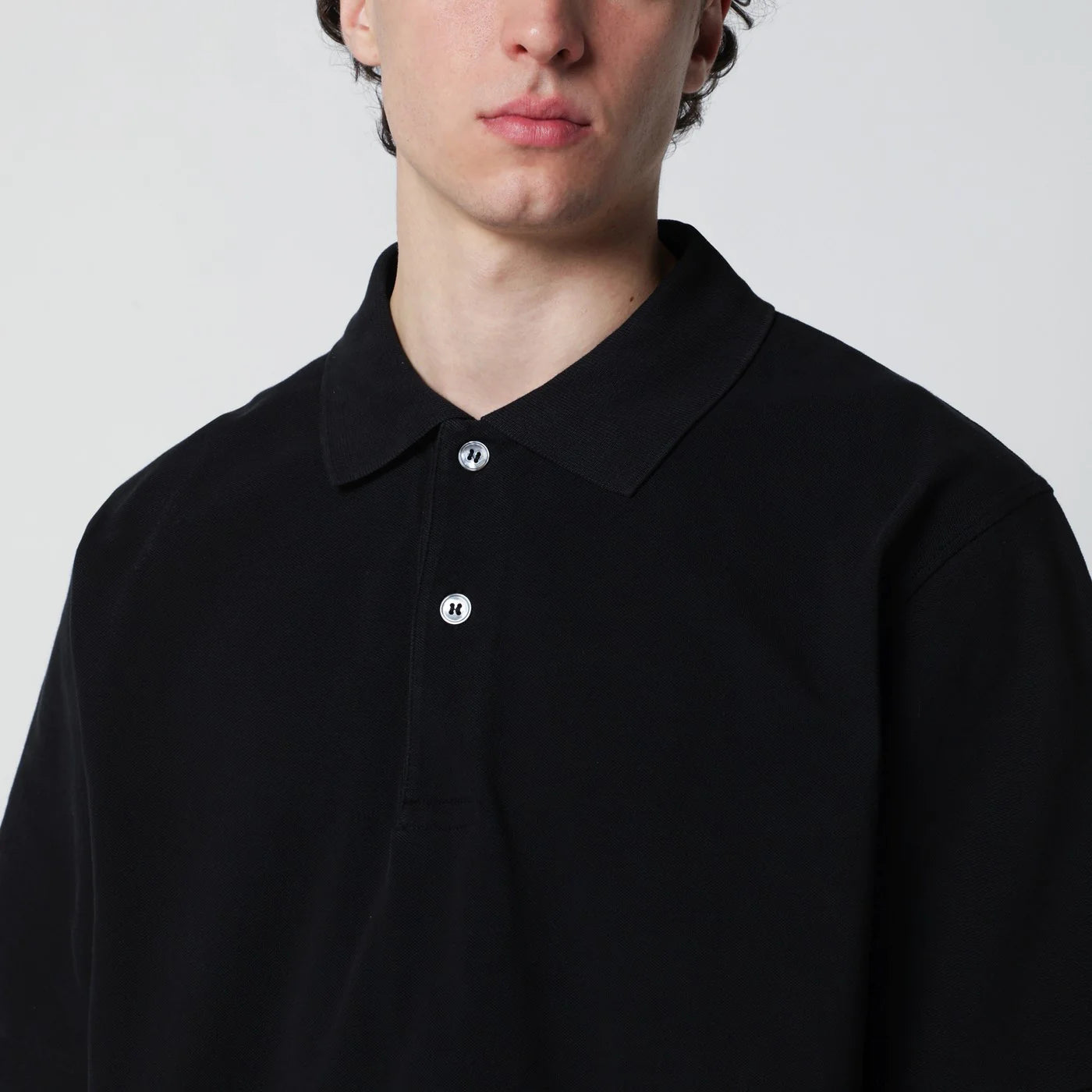 STUDIO NICHOLSON Balaton polo black in cotton piqué
