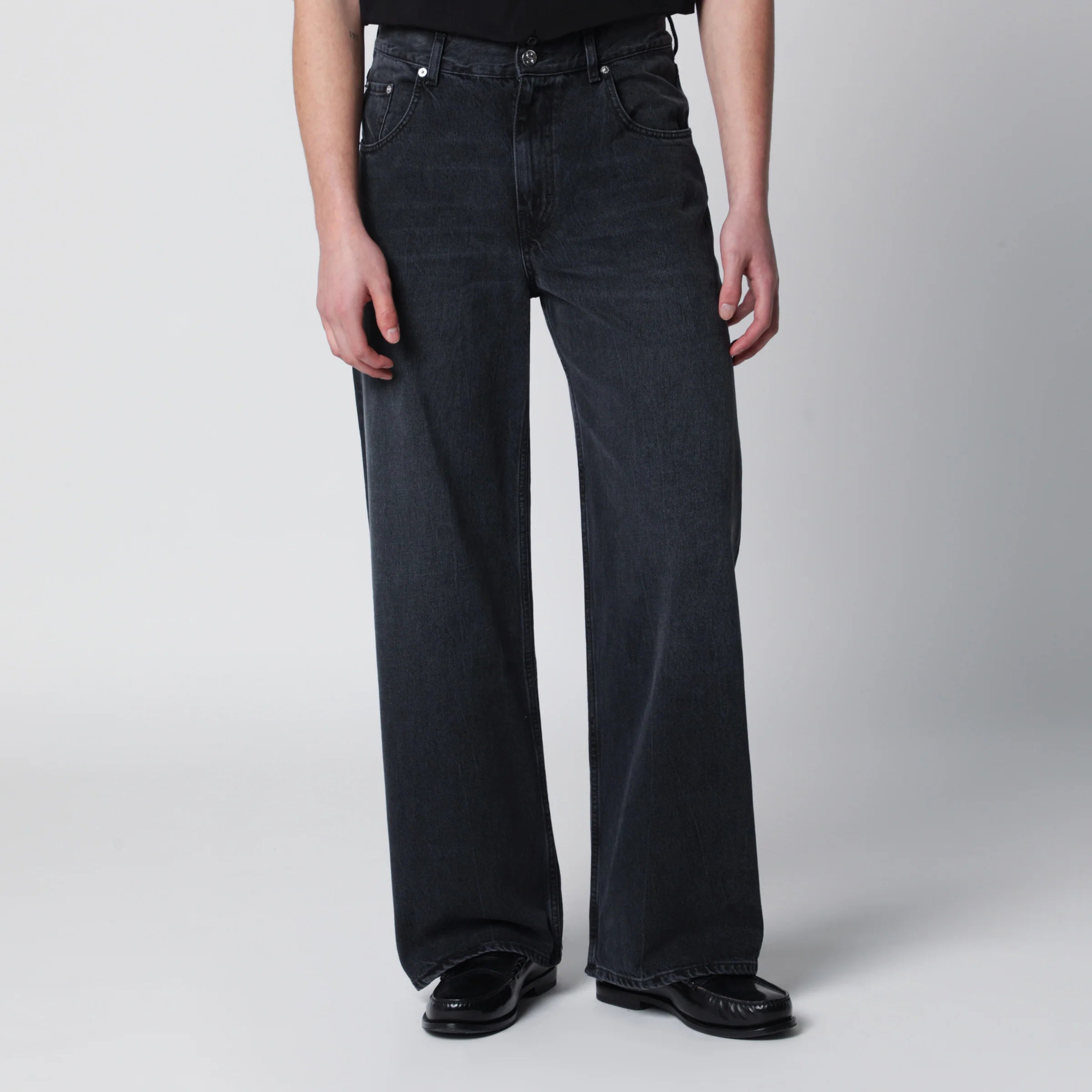 Séfr Relaxed Cut washed black jeans