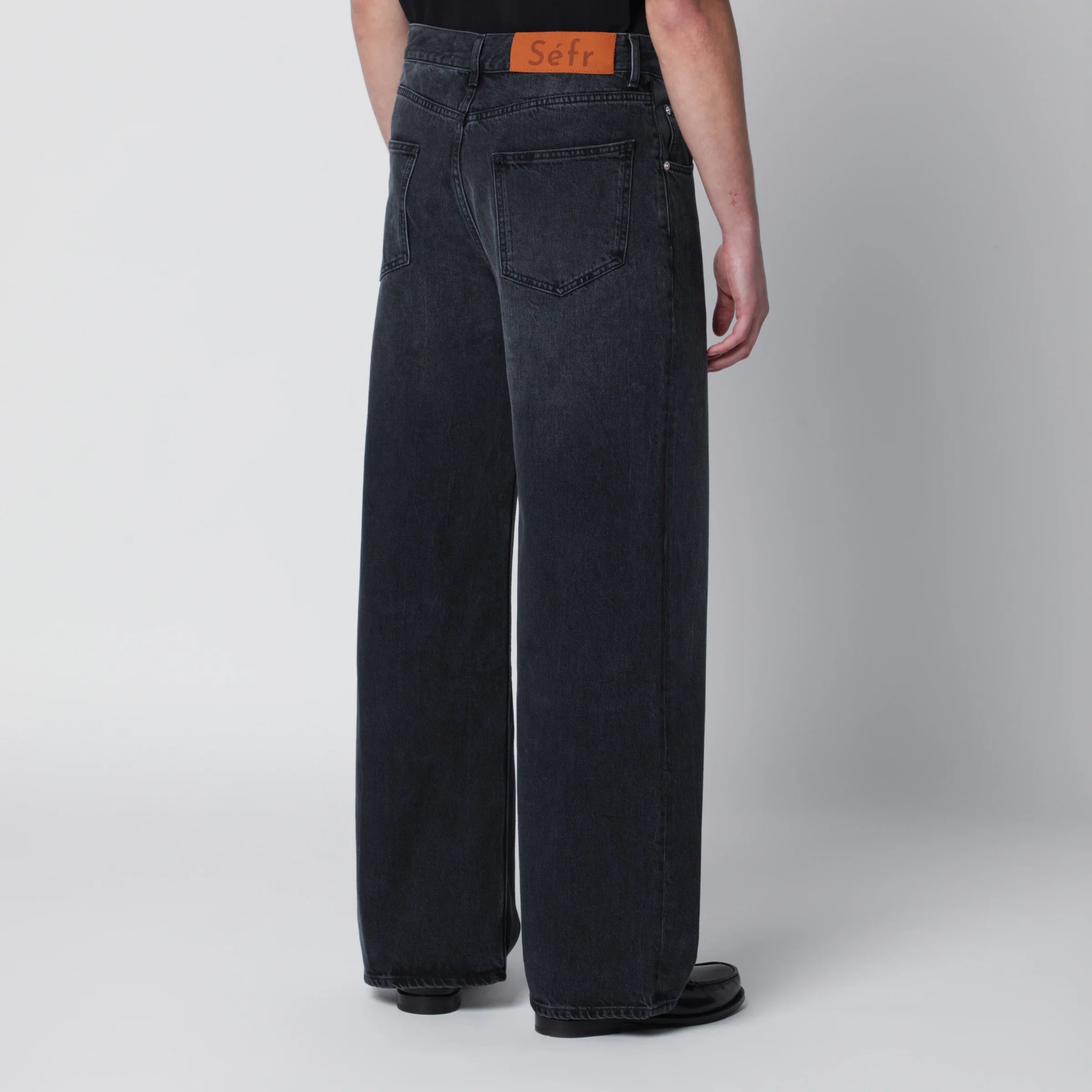 Séfr Relaxed Cut washed black jeans