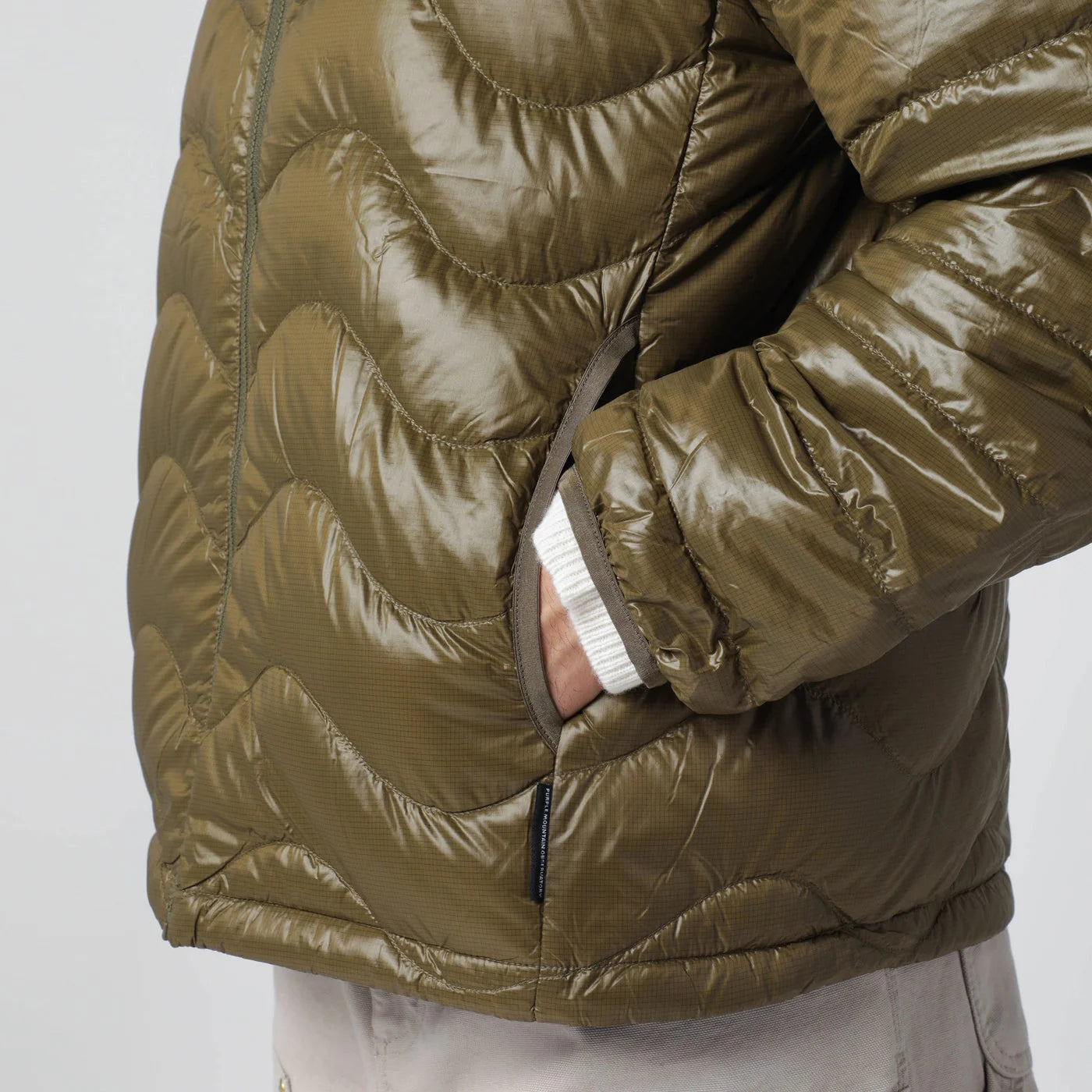 Purple Mountain Observatory Olive green Waves hooded puffer jacket