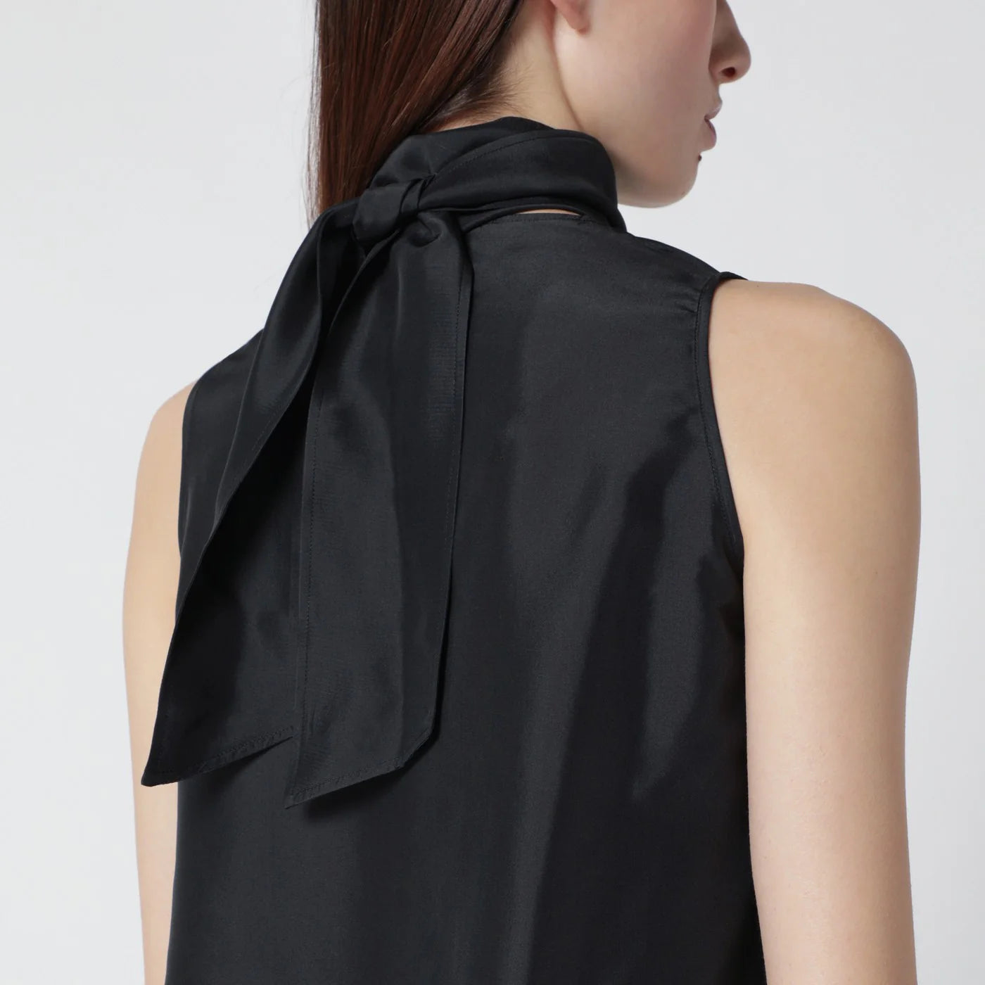 Durazzi Milano Dark grey silk tank top with scarf