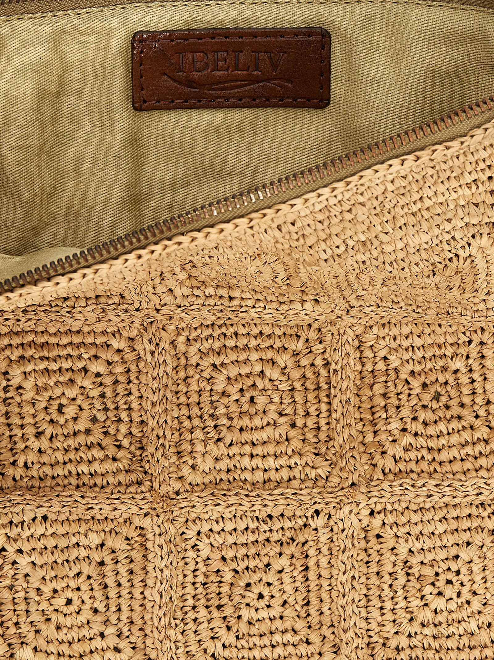 Ibeliv Tanala Clutch