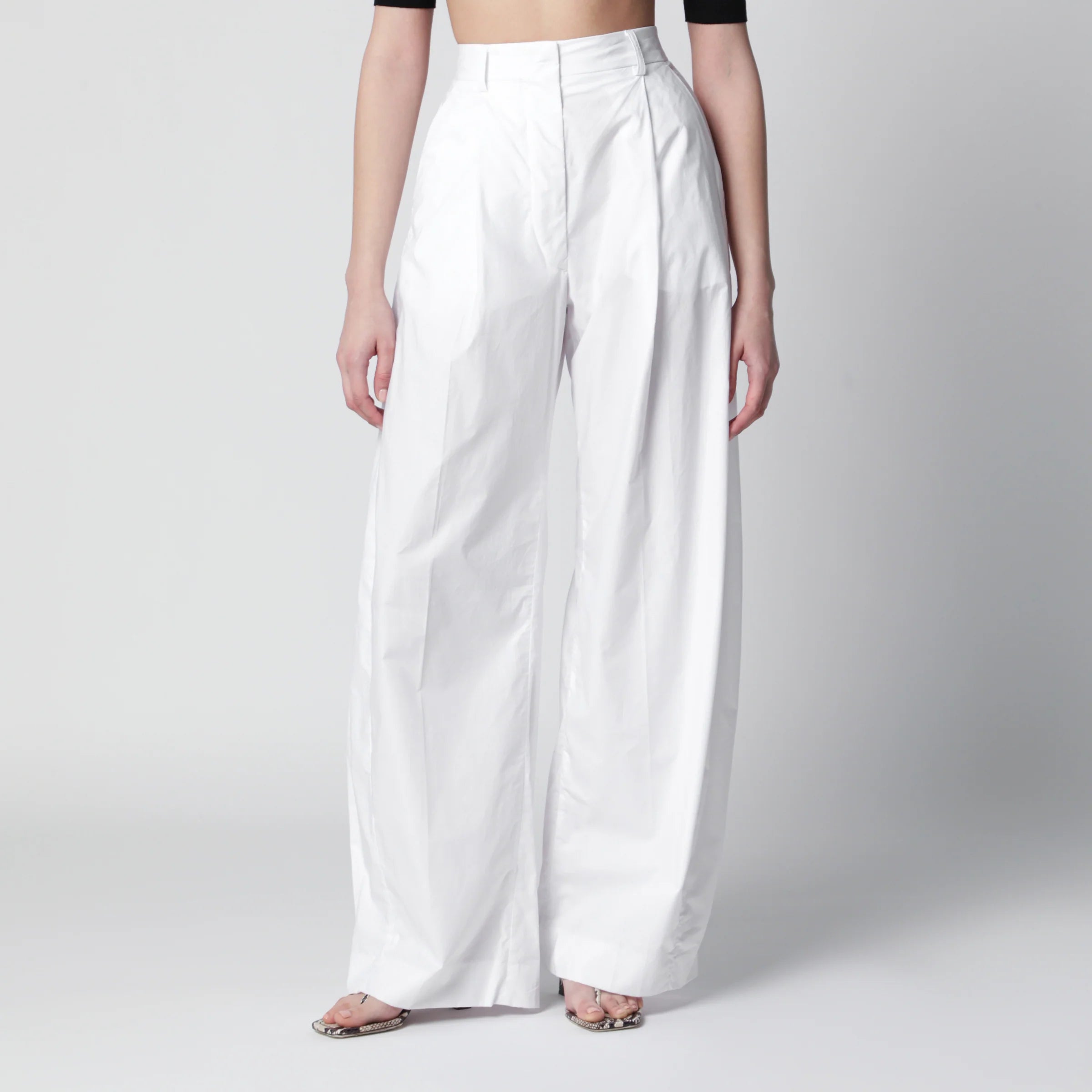 TheLatest Axel pleated wide-leg cotton trousers in white