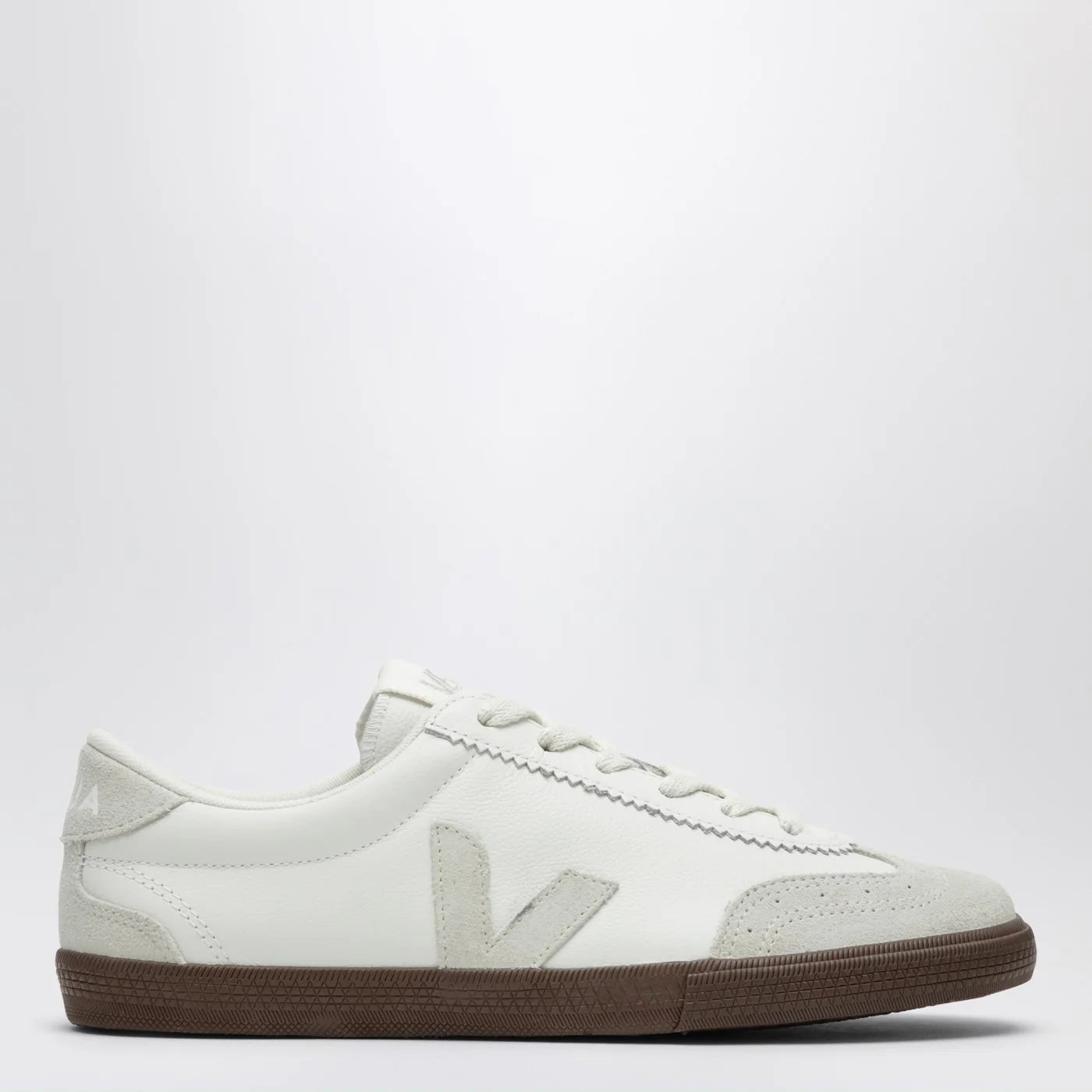 VEJA Volley Sneakers in white leather and light beige suede
